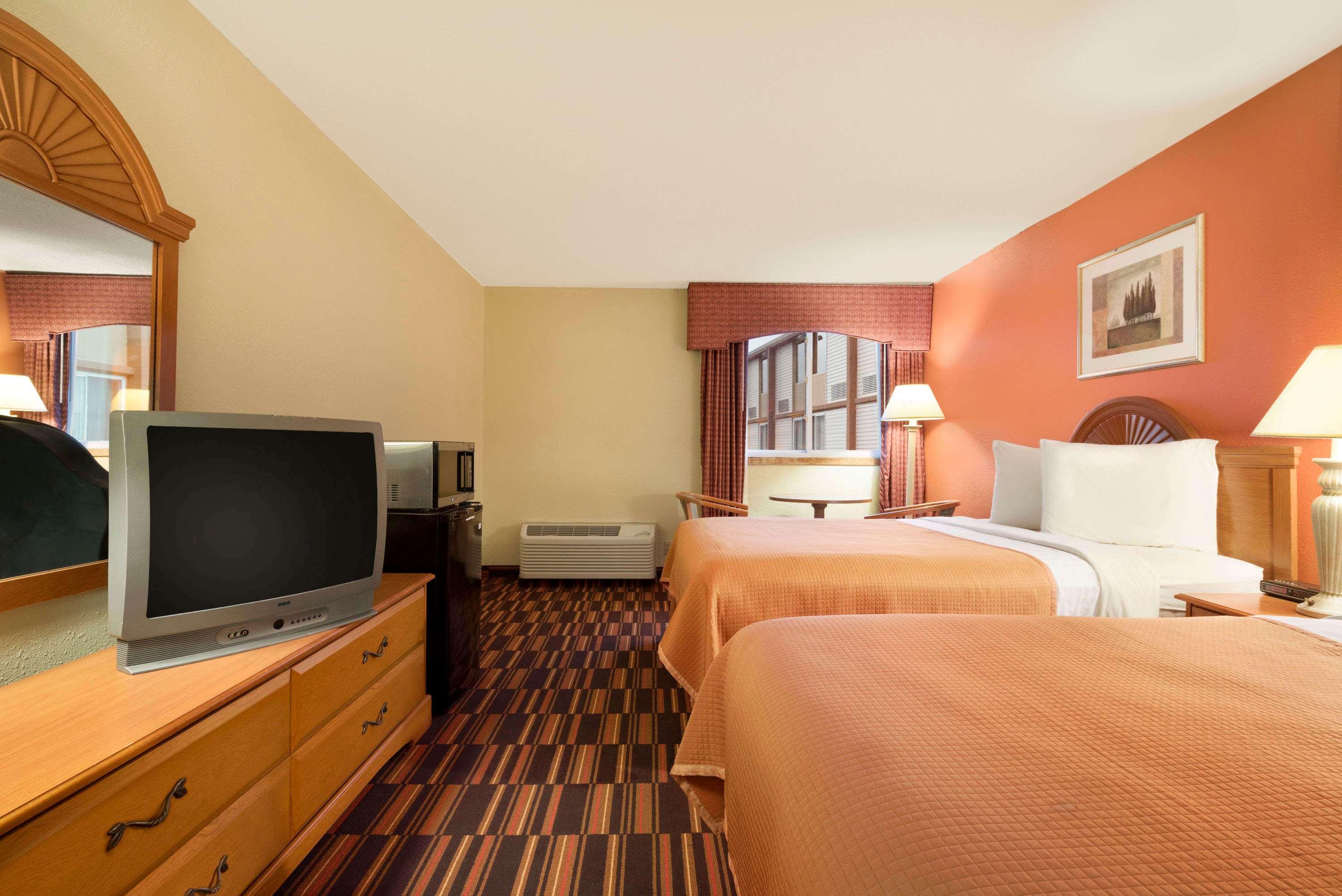 Travelodge Sturgis — photo 4