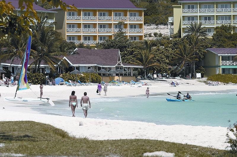 Pineapple Beach Club — photo 5