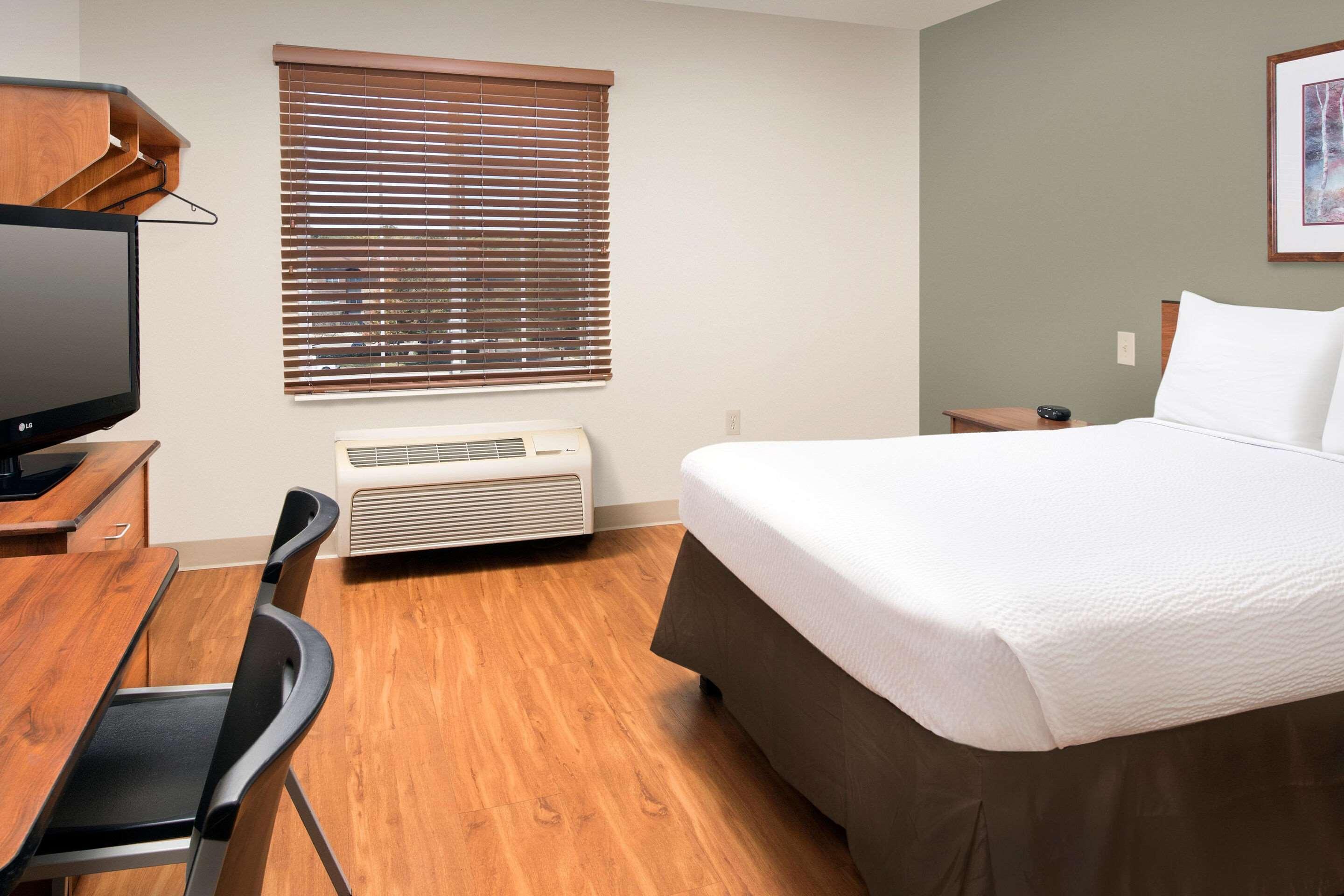 WoodSpring Suites Kansas City South — photo 4