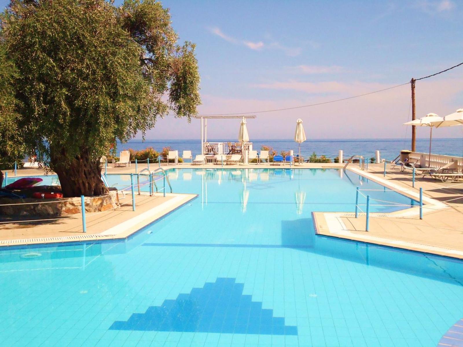 Maranton Beach Hotel — photo 4