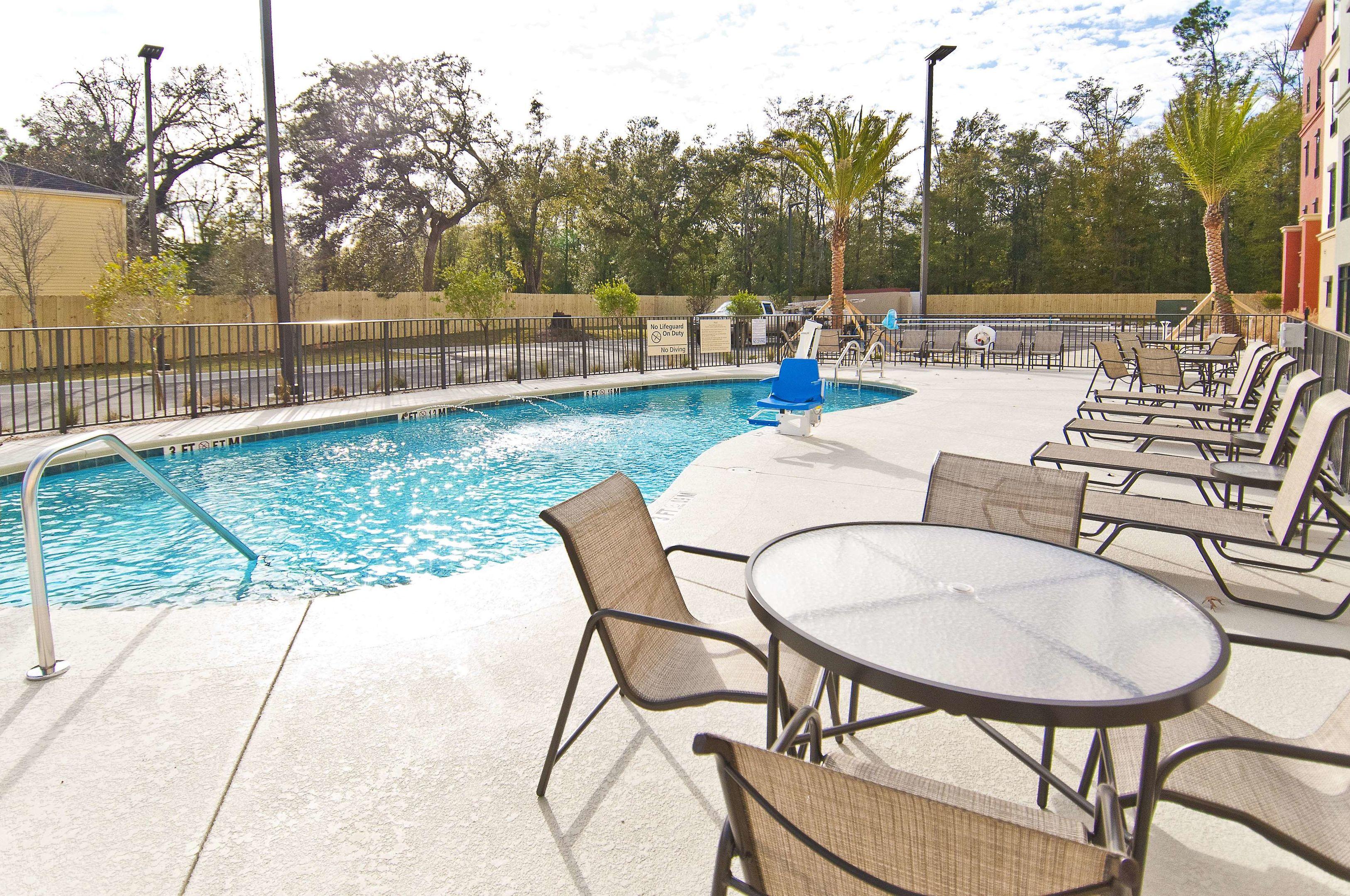 Hampton Inn & Suites Pensacola I-10 Pine Forest Road — photo 3