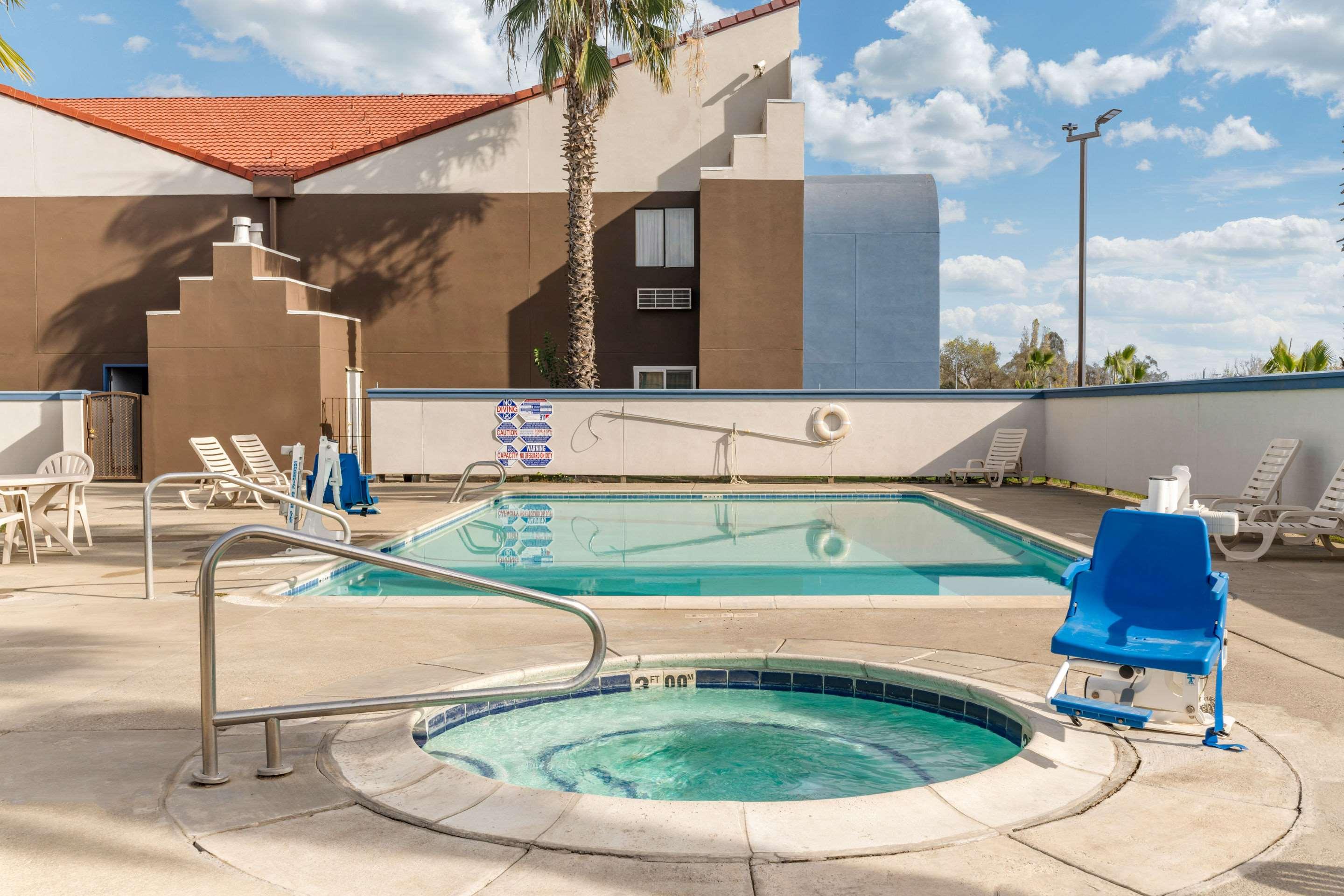 Quality Inn & Suites — photo 4