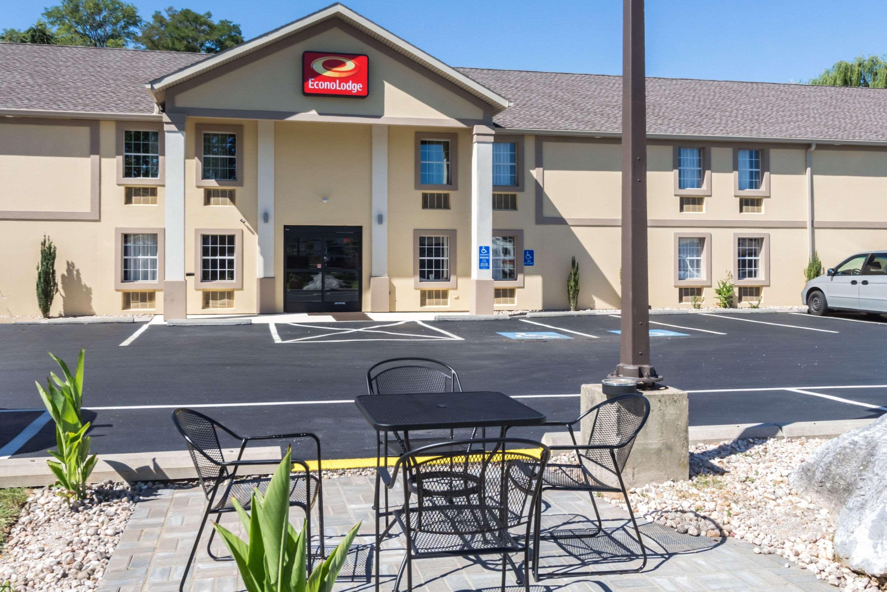 Econo Lodge Harrisburg — photo 4