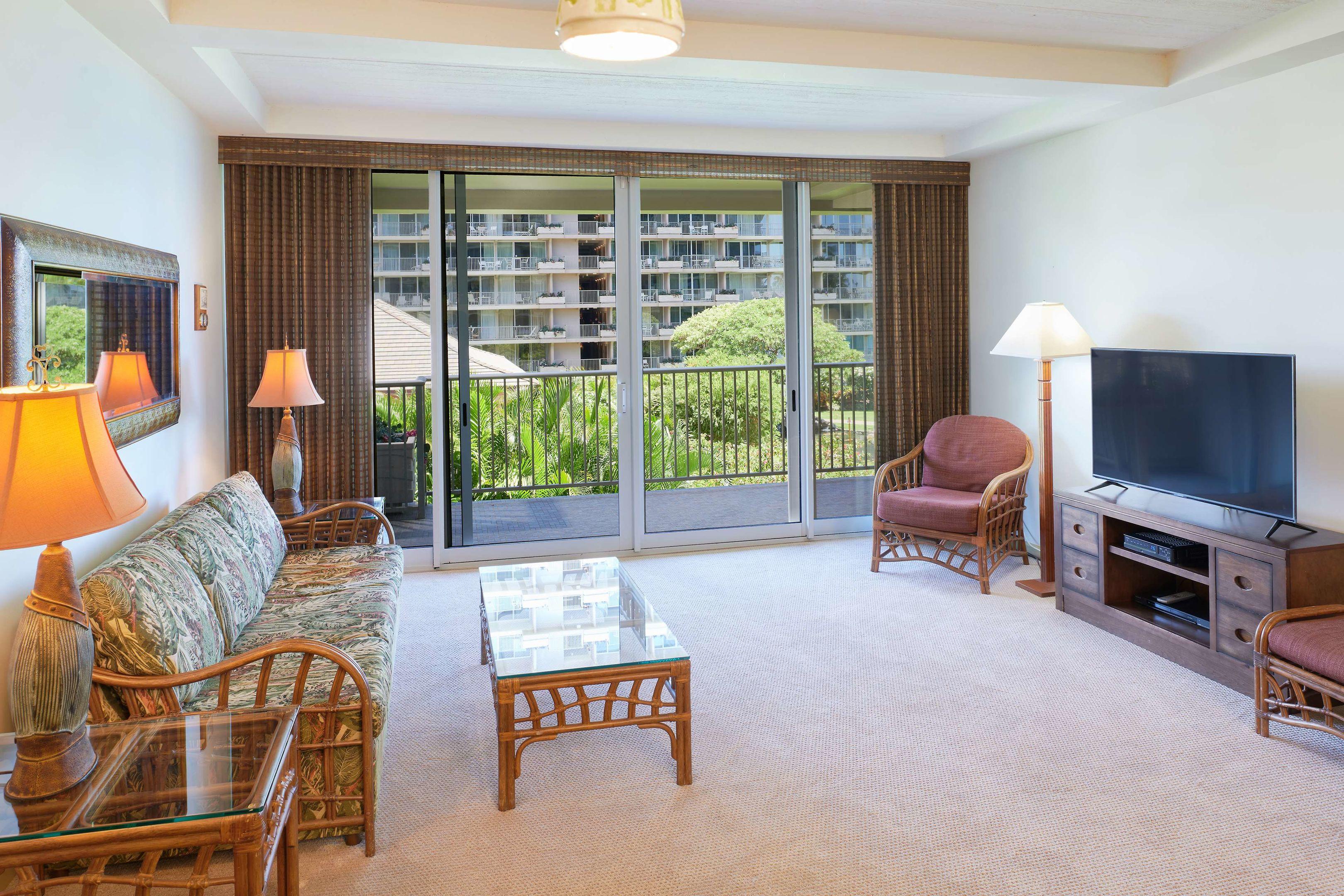 Aston at The Whaler on Kaanapali Beach — photo 4