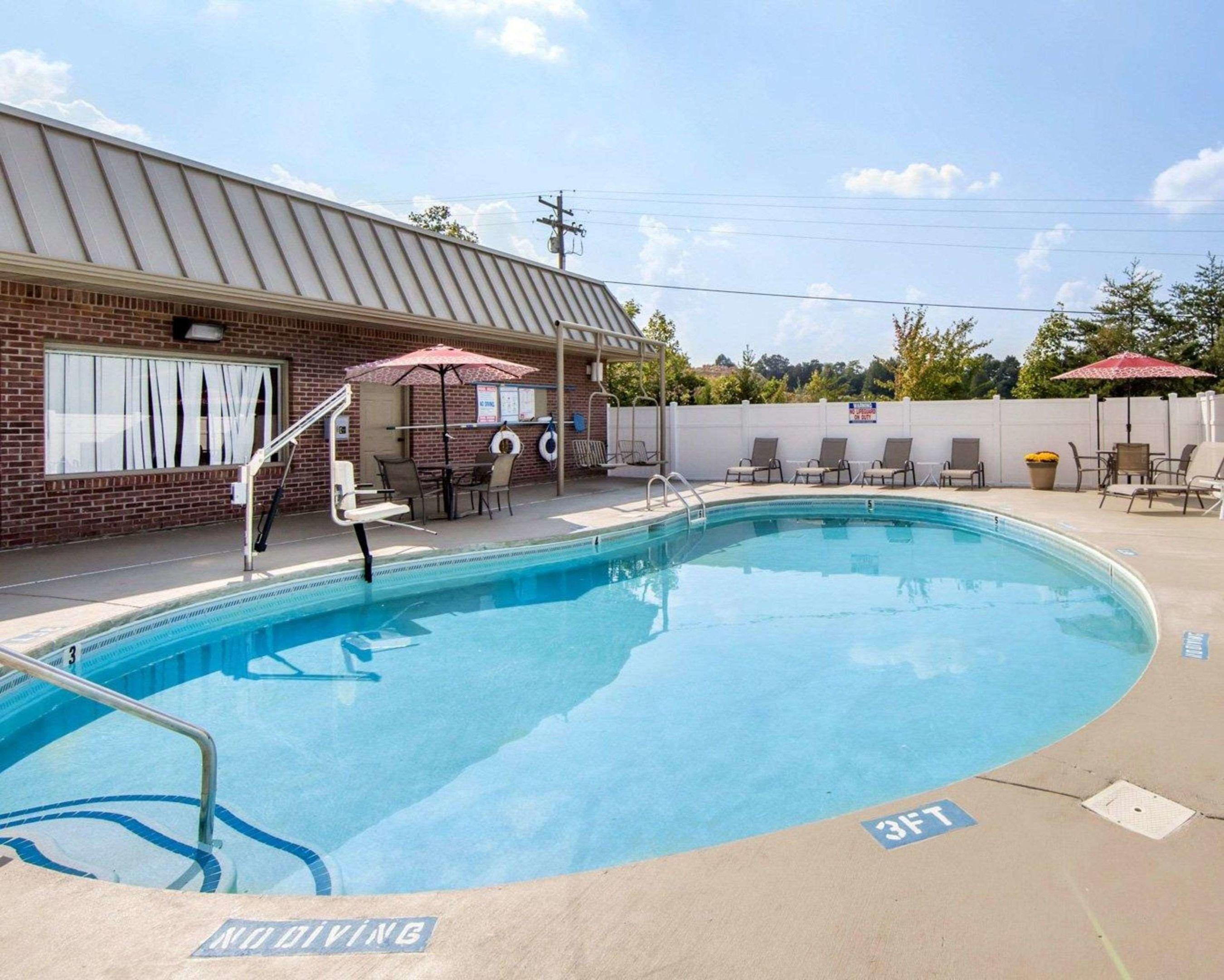 Comfort Inn At Royal Blue — photo 4