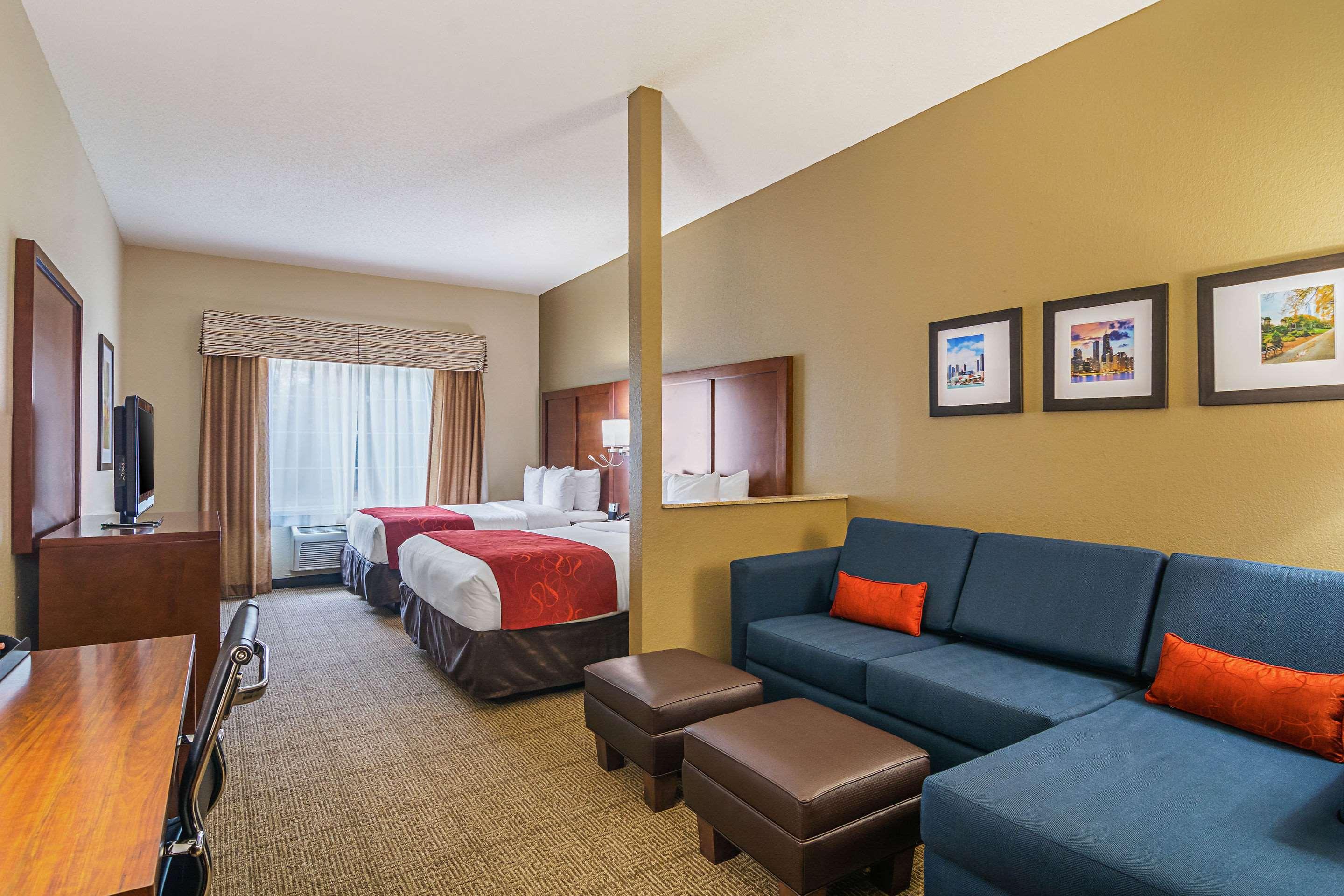 Comfort Suites — photo 5