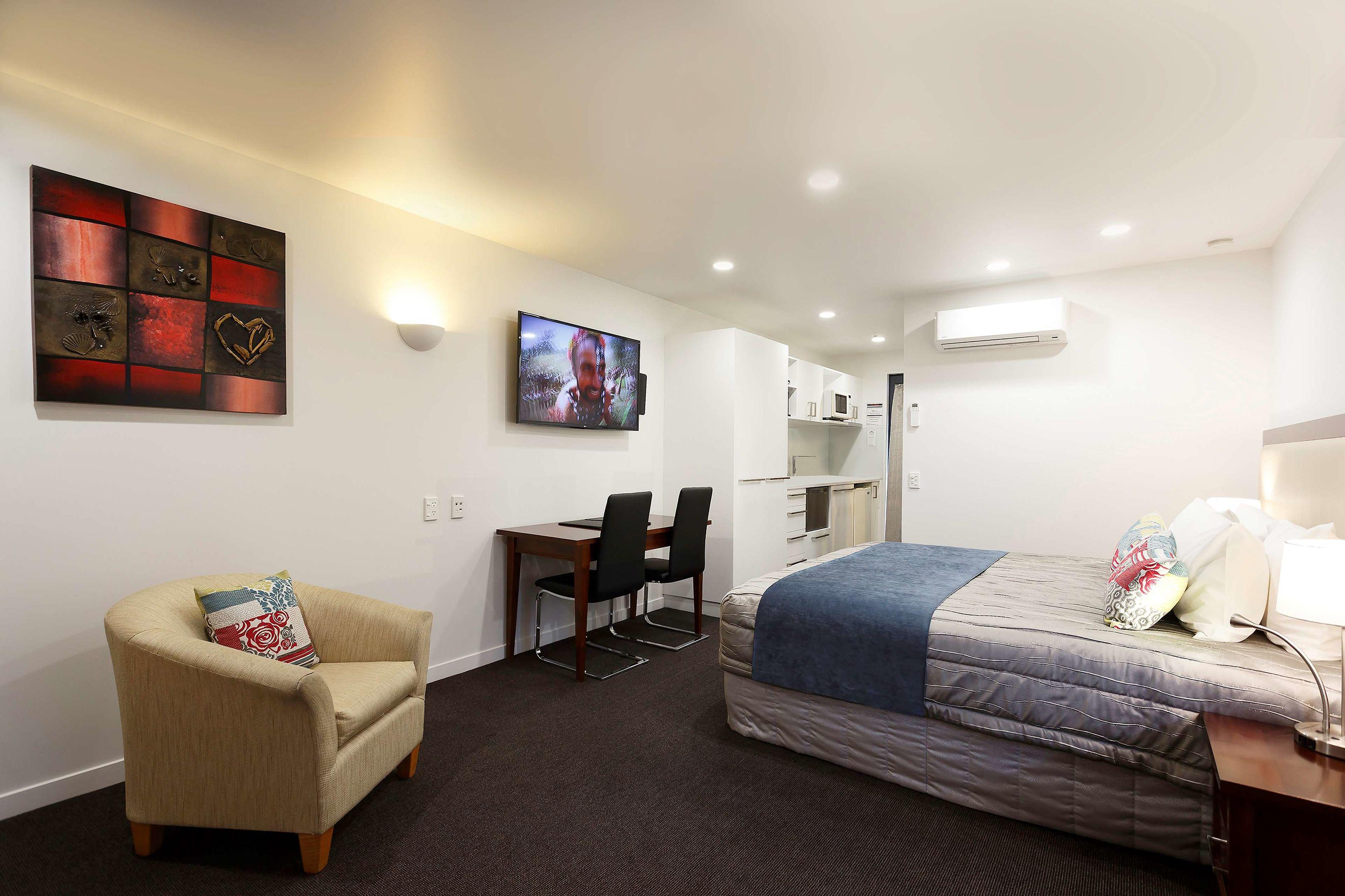 De Lorenzos Studio Apartments — photo 3