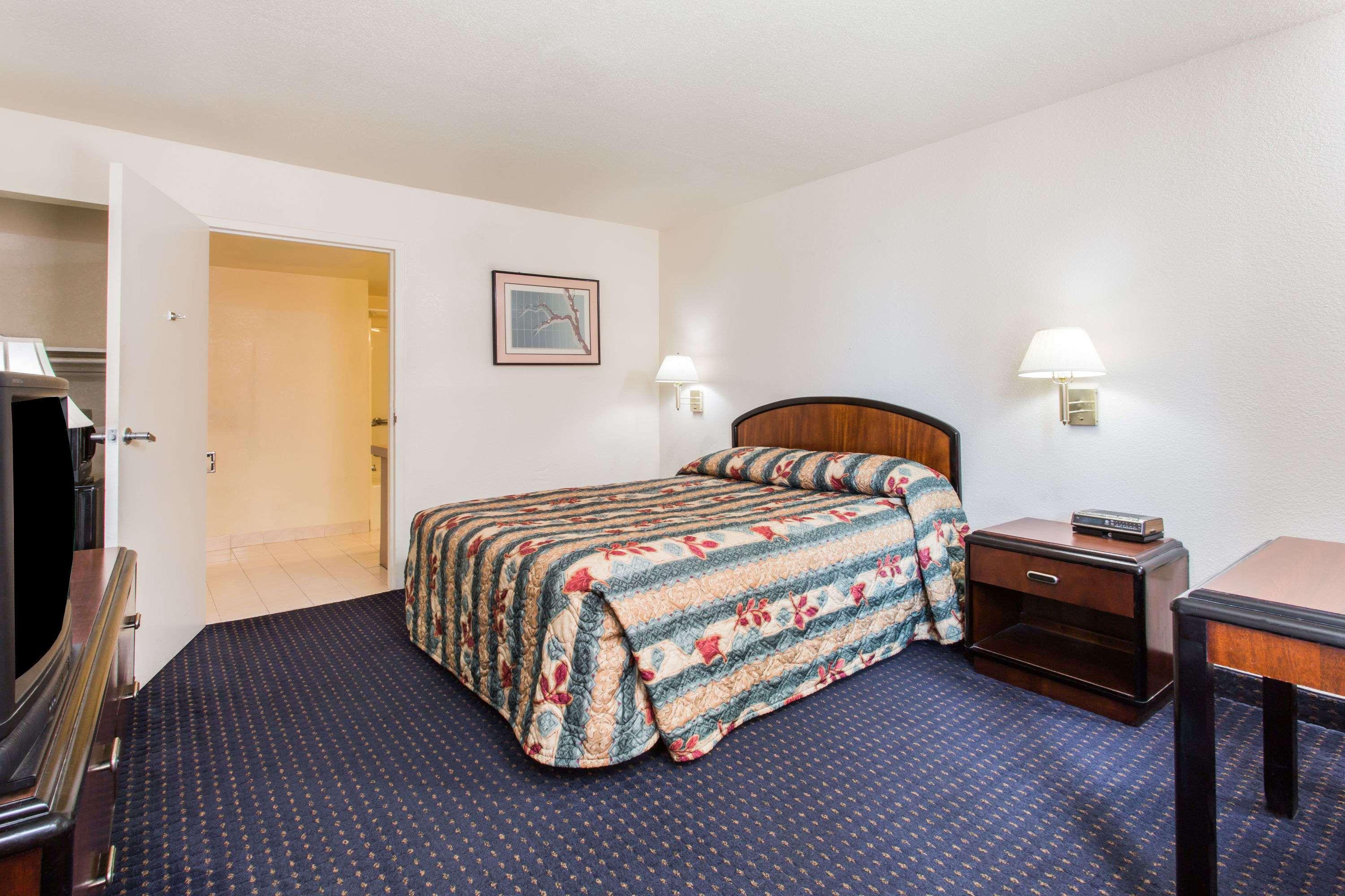 Knights Inn Virginia Beach Lynnhaven — photo 5