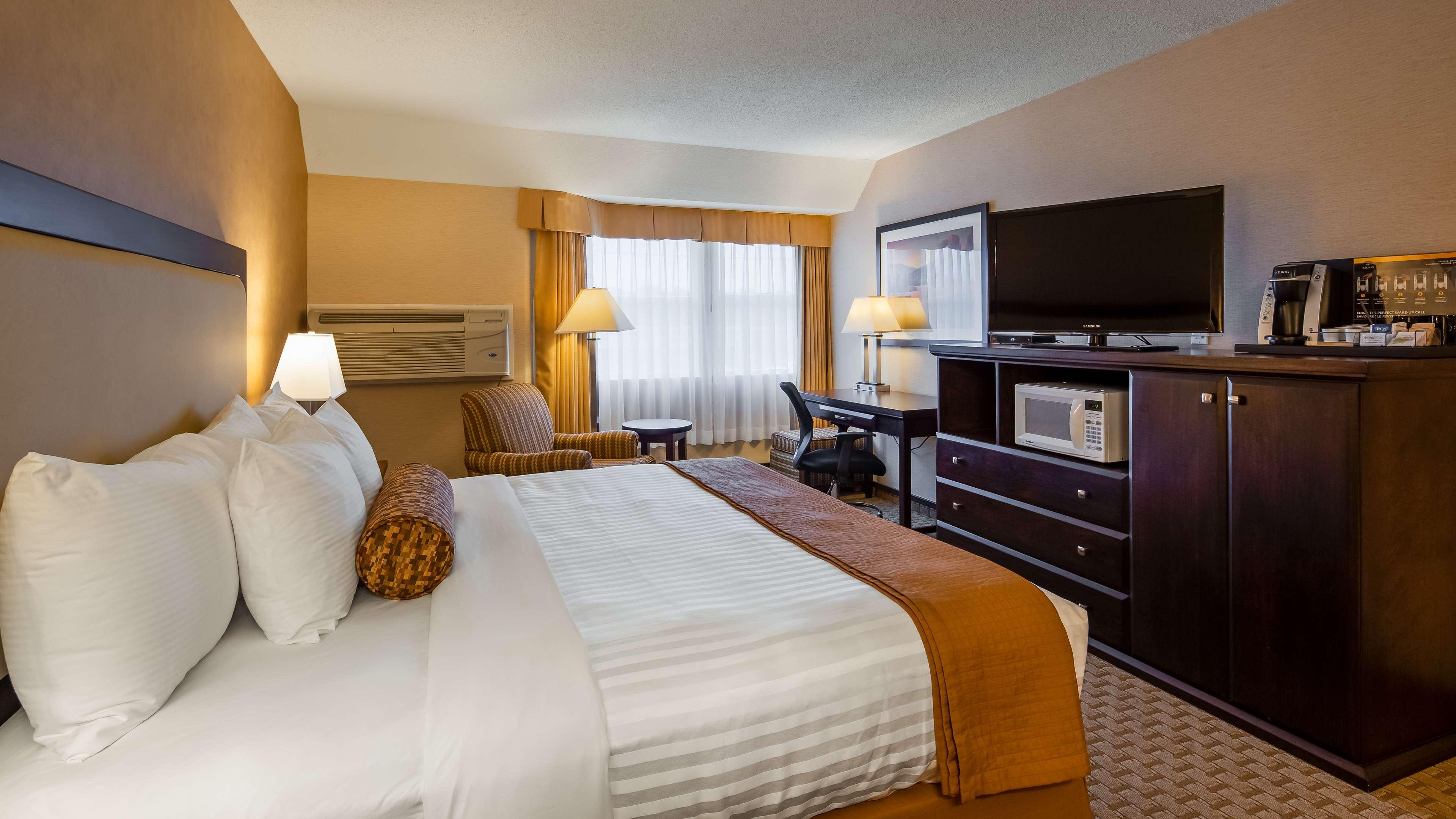 Best Western Plus Emerald Isle Hotel — photo 5