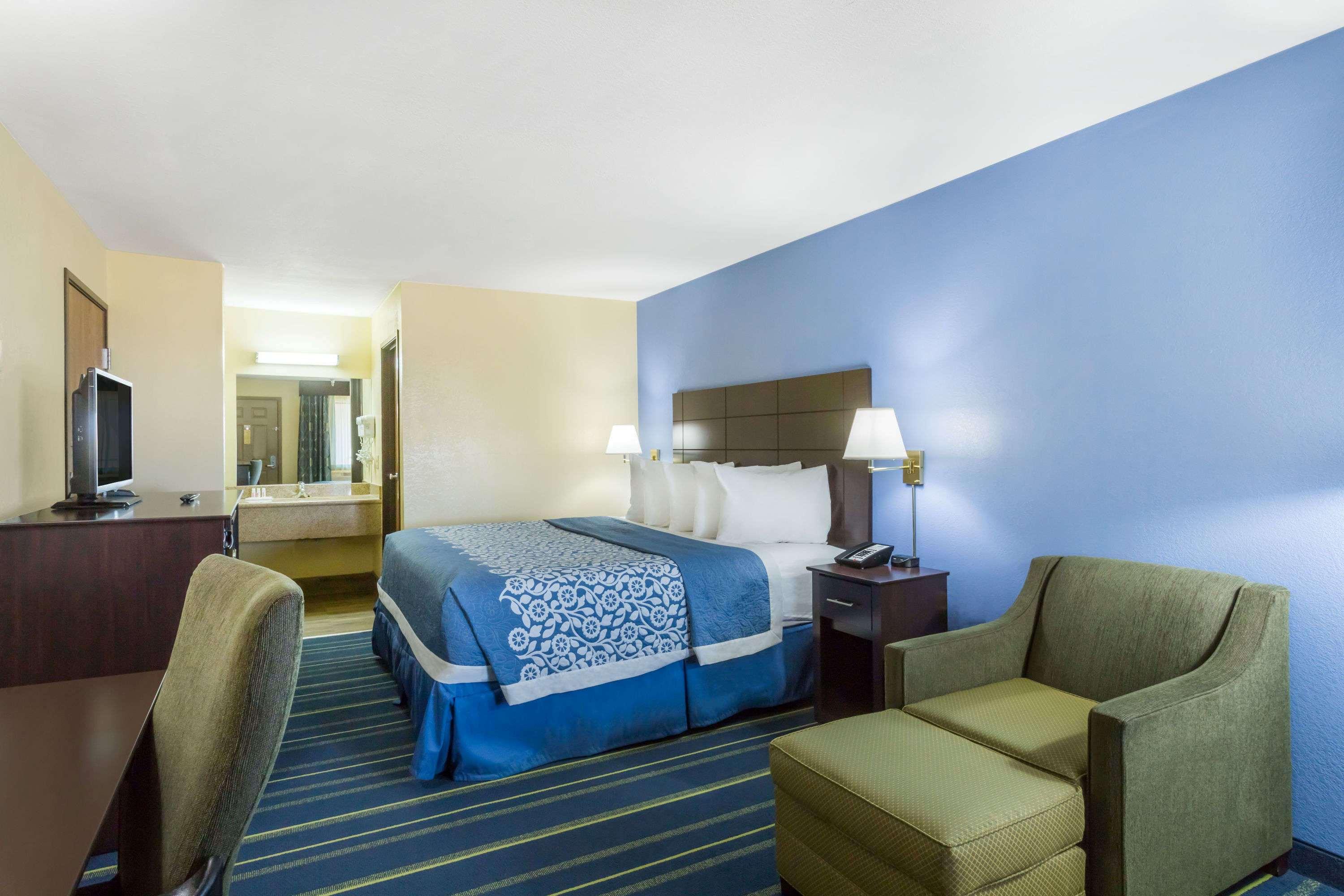 Days Inn by Wyndham Holbrook — photo 4