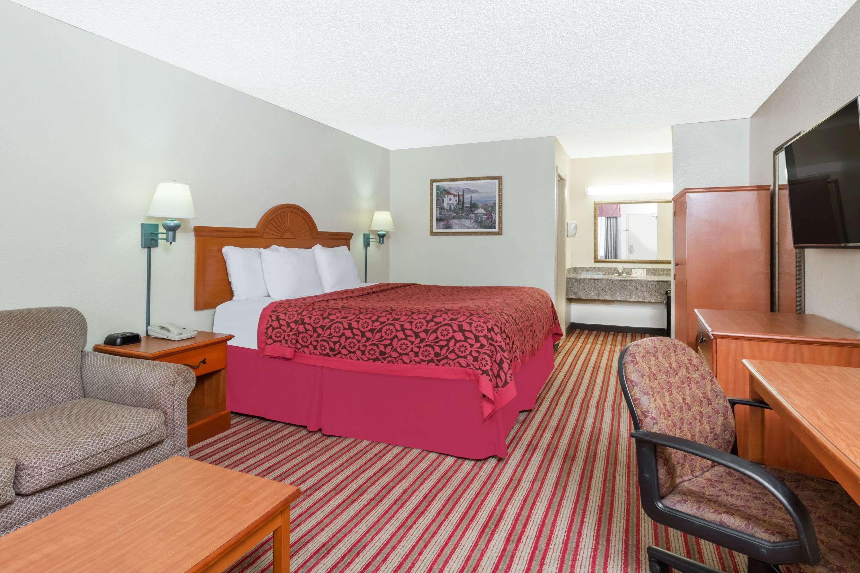 Days Inn by Wyndham Portland/Corpus Christi — photo 4