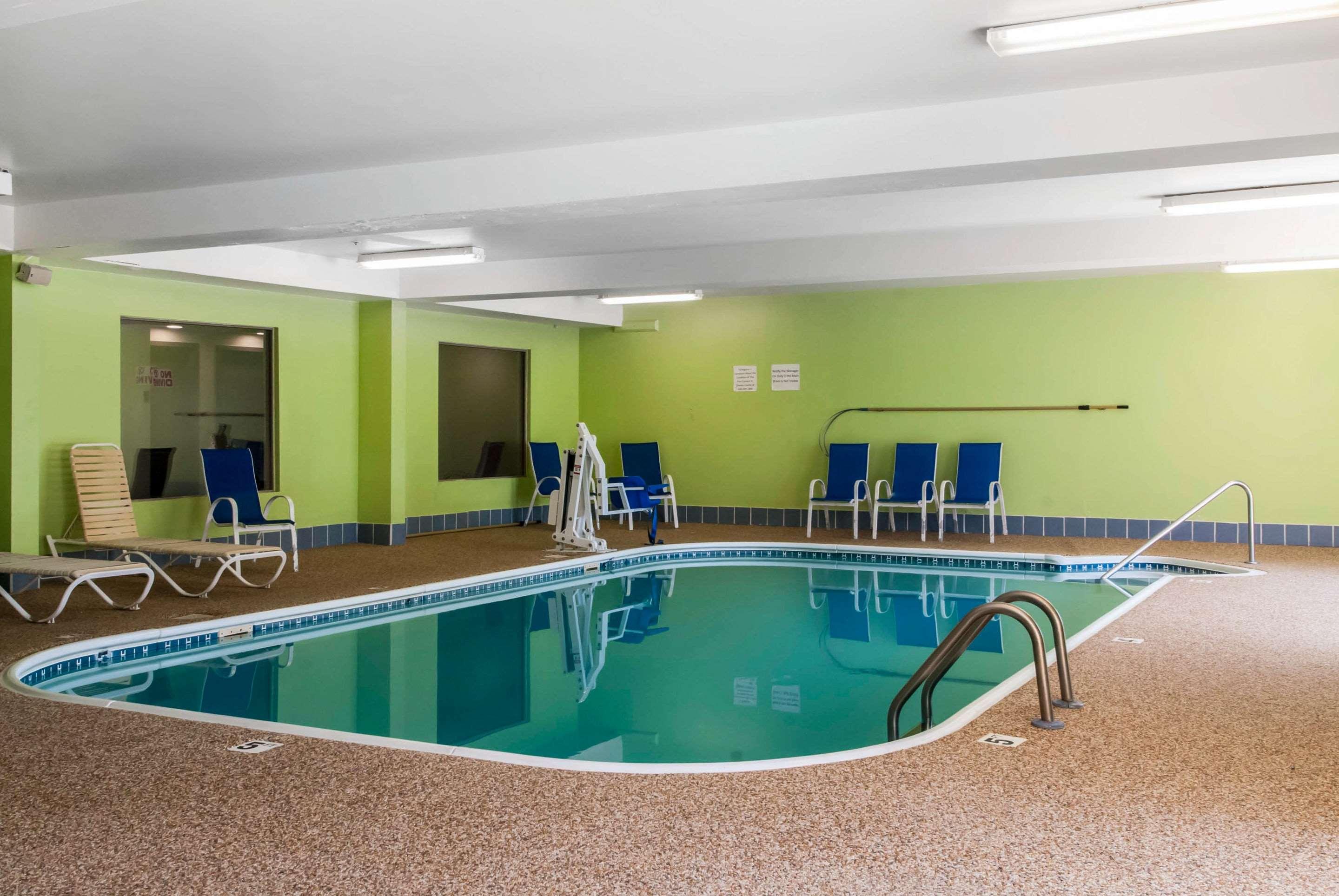 Sleep Inn & Suites — photo 4