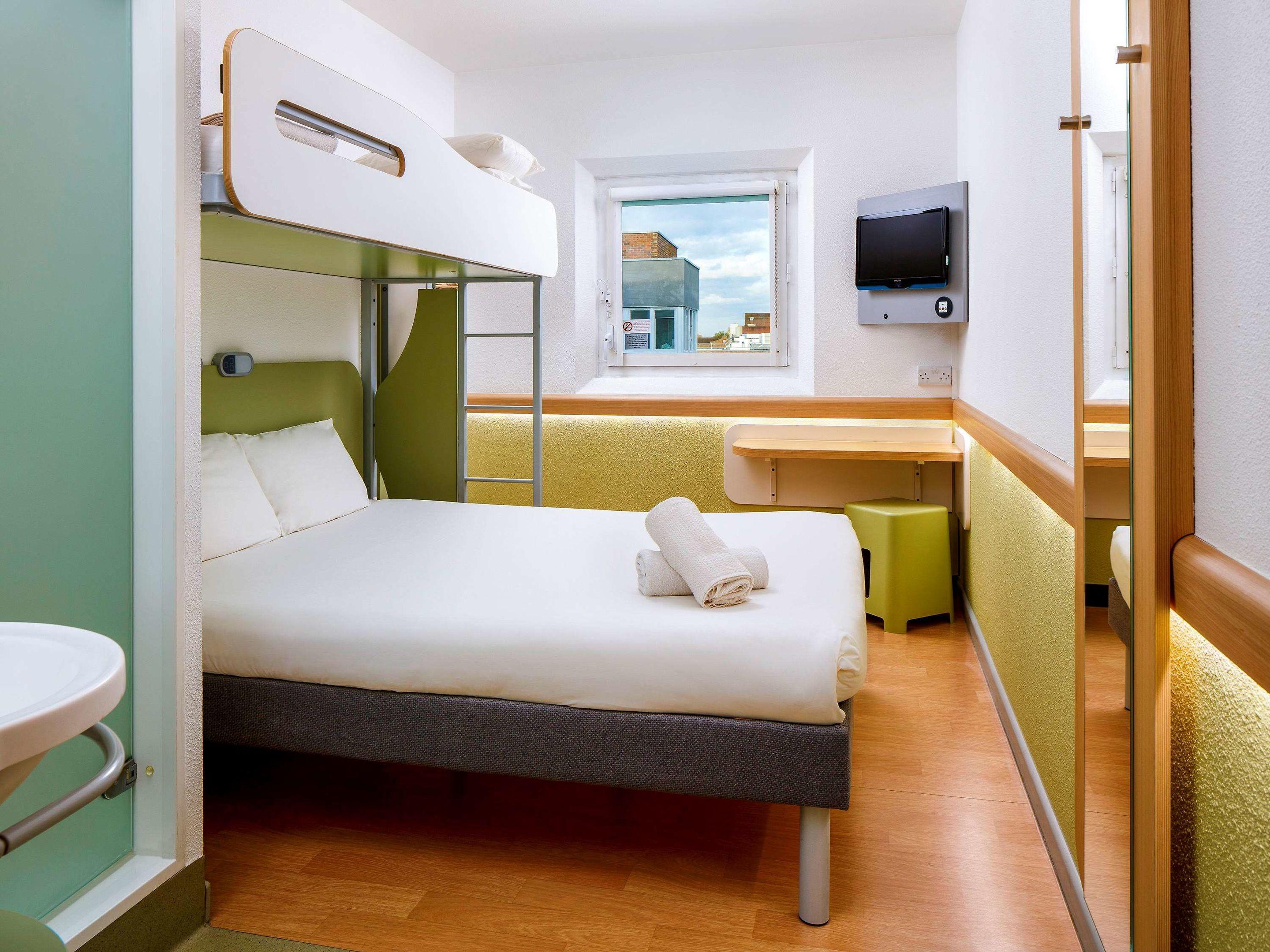 ibis budget Manchester Salford Quays — photo 5