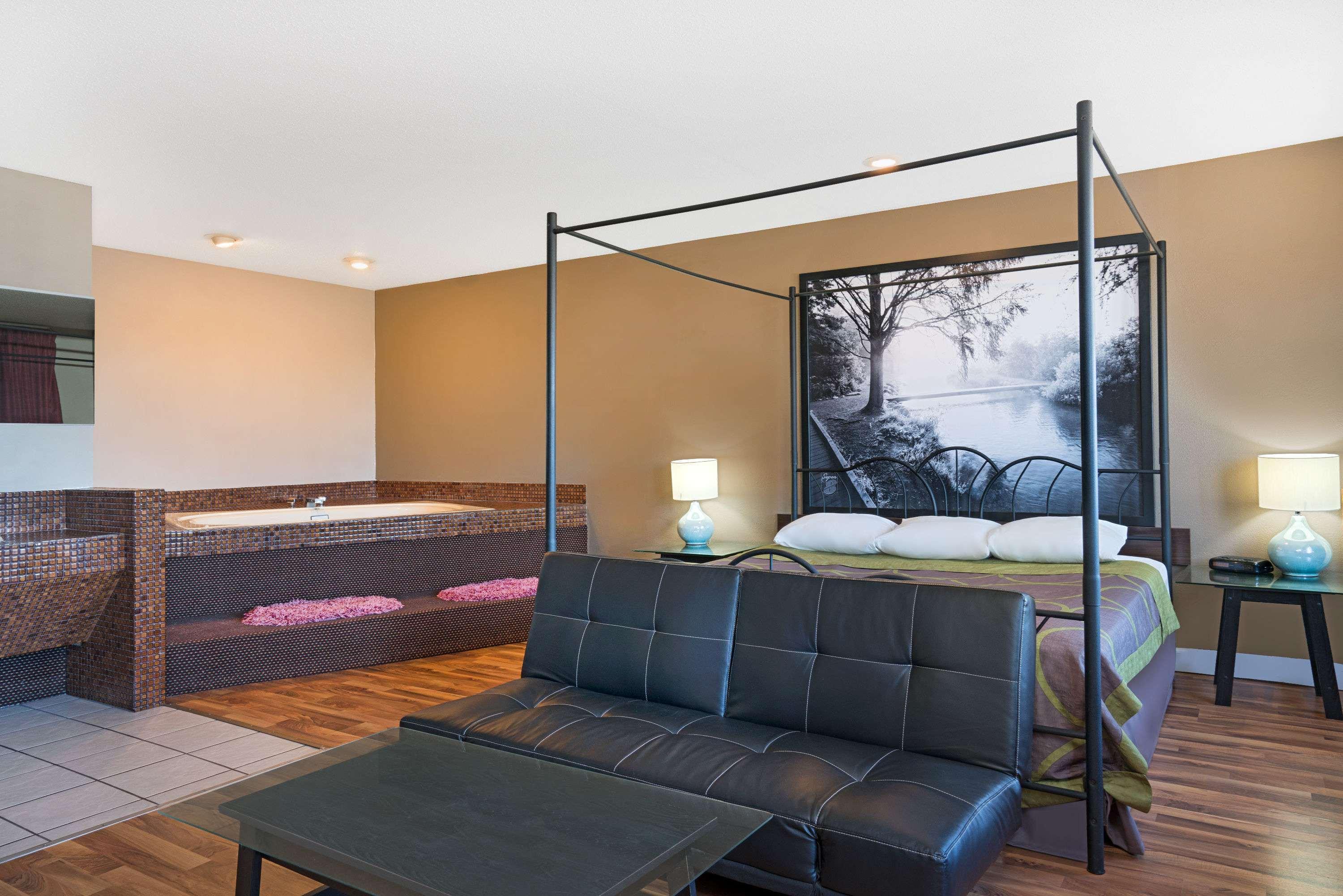 Super 8 by Wyndham Marshall MN — photo 3