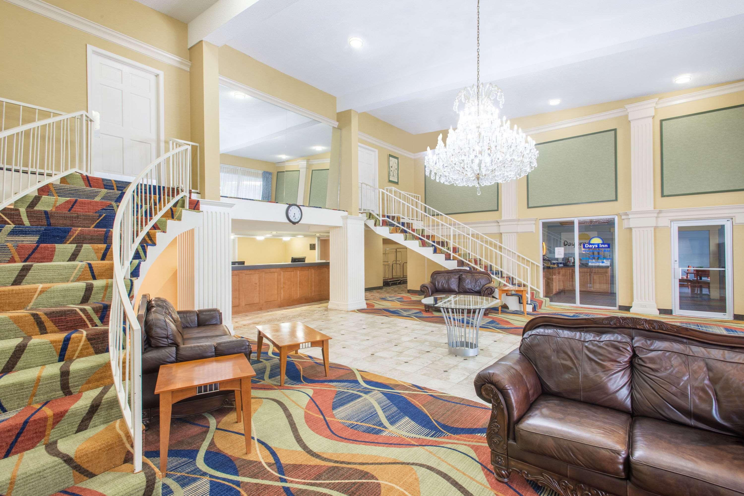Days Inn Roanoke Near I-81 — photo 4