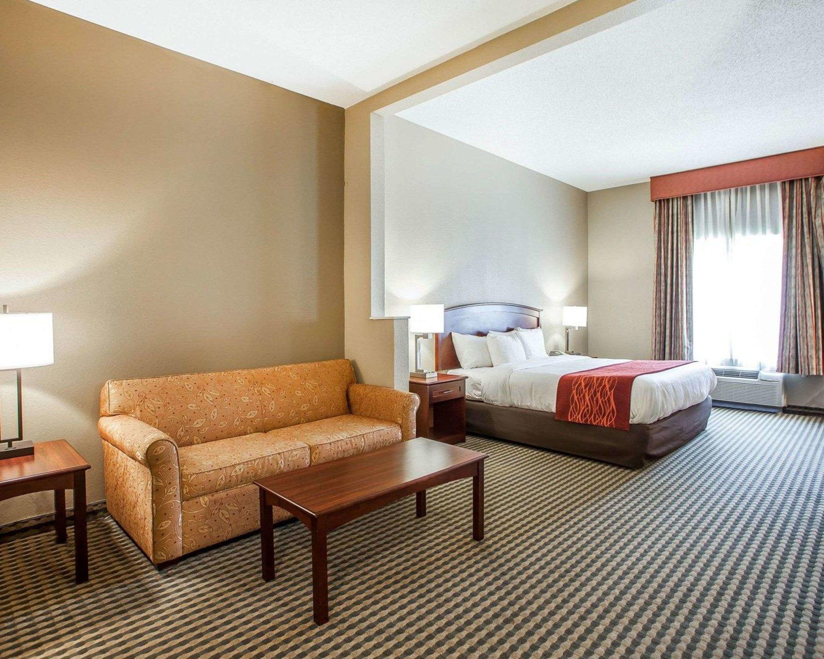 Comfort Inn & Suites — photo 5