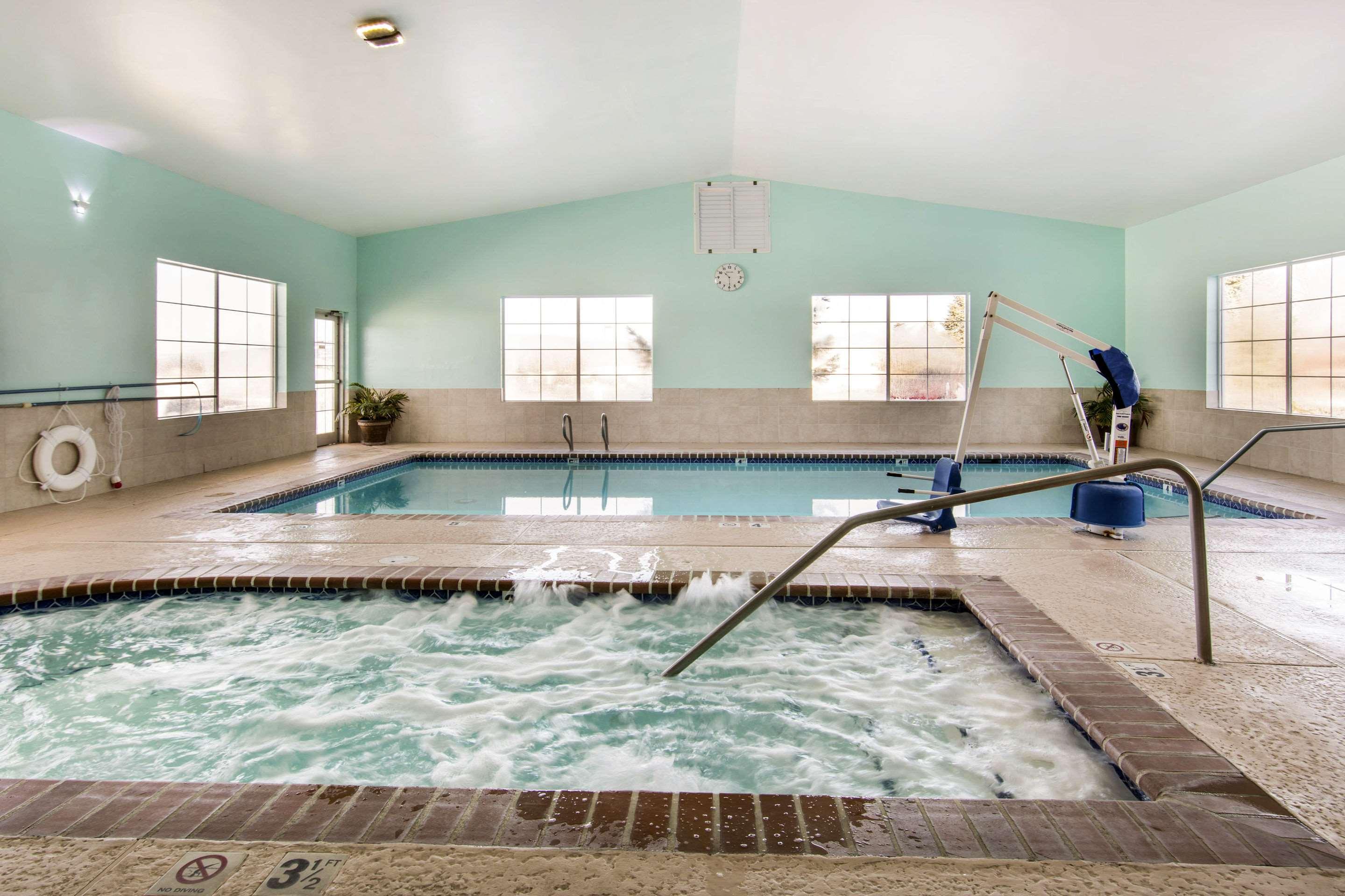 Quality Inn & Suites — photo 4