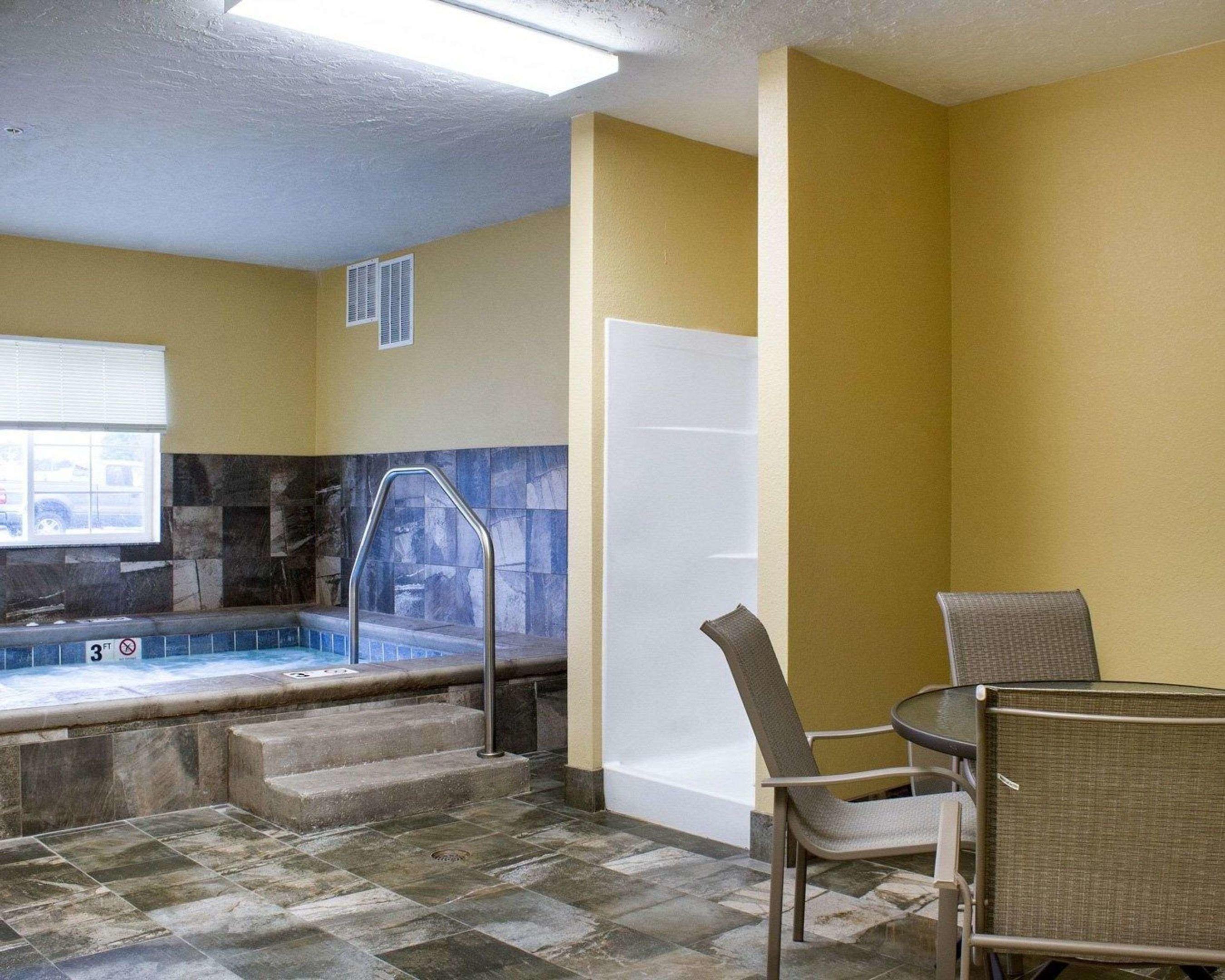 Econo Lodge Yankton — photo 4