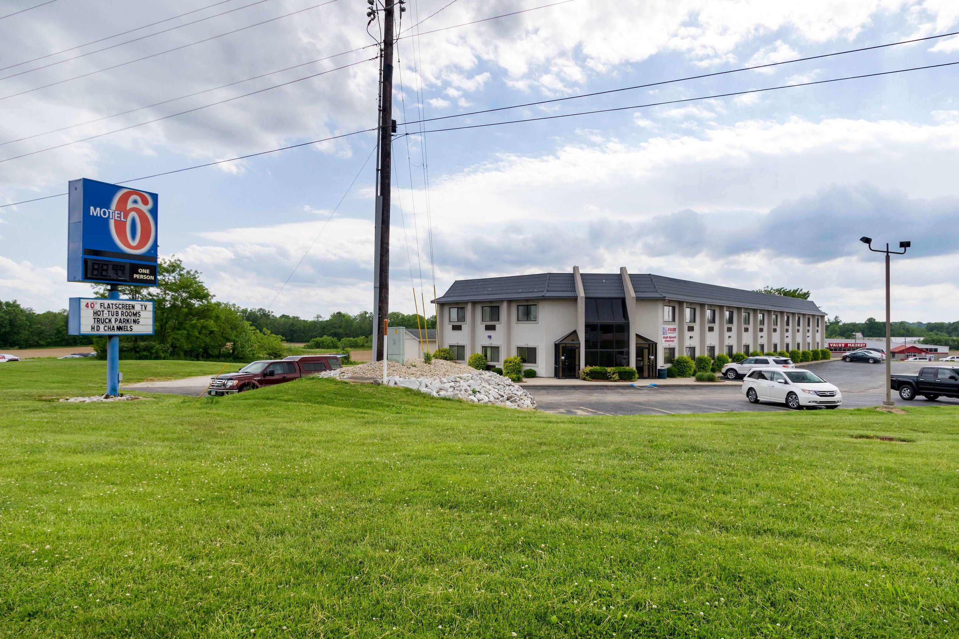 Motel 6 Cloverdale — photo 3