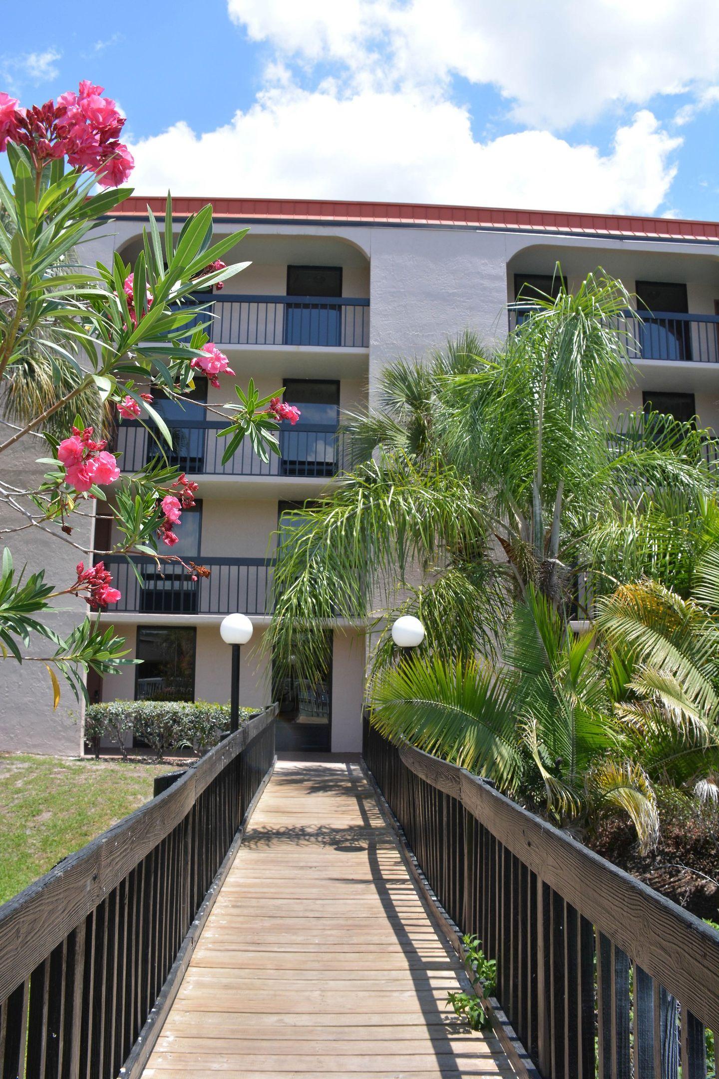 Grand Hotel Orlando at Universal Boulevard — photo 4