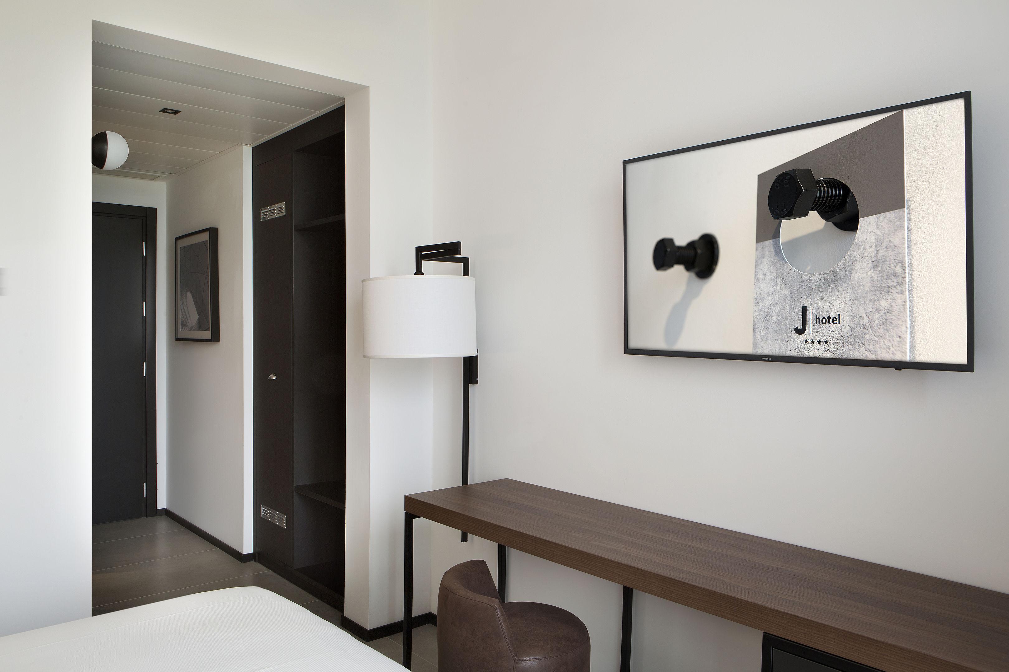 J Hotel — photo 4