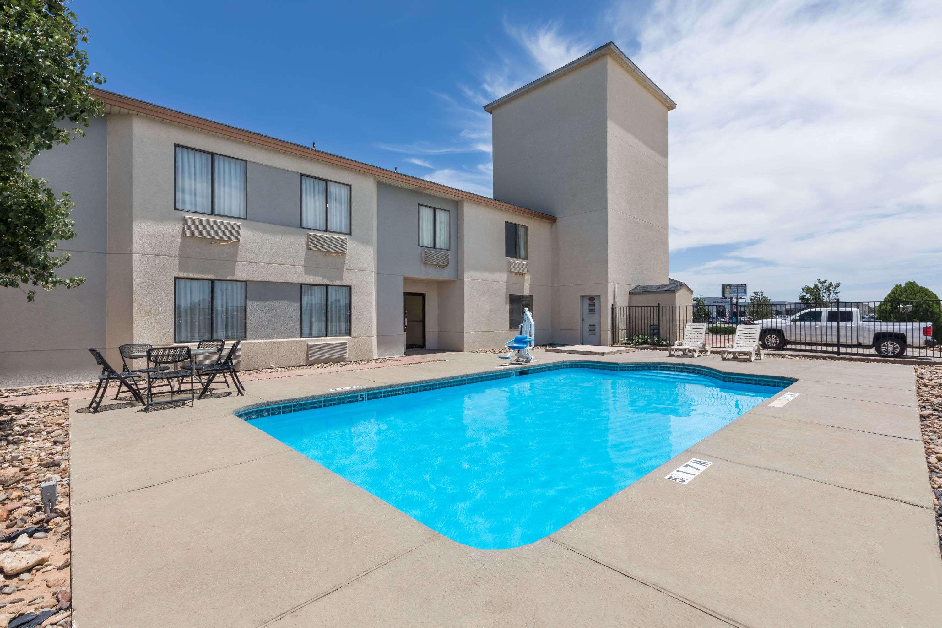 Super 8 by Wyndham Midland — photo 4