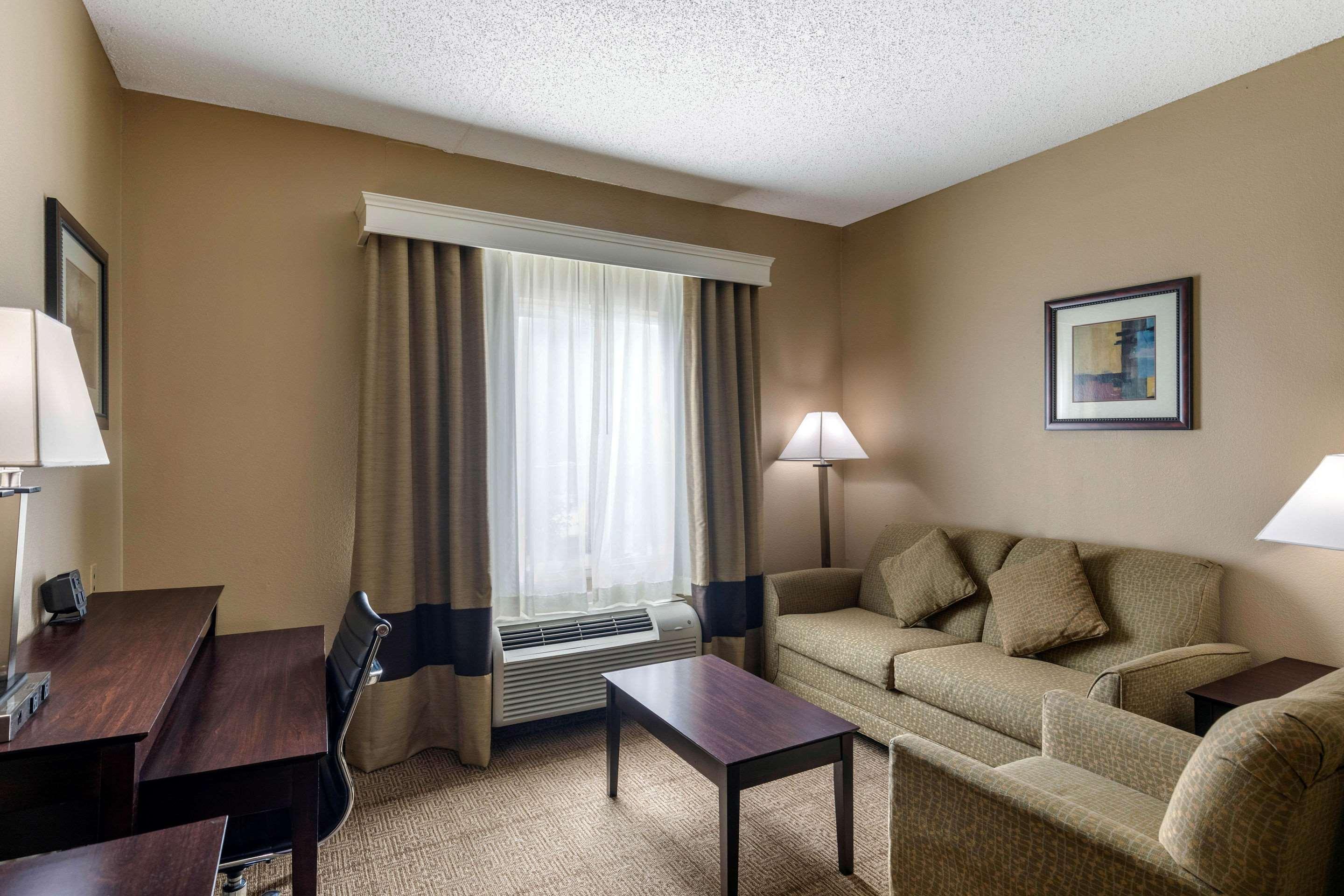 Comfort Suites The Colony - Plano West — photo 5