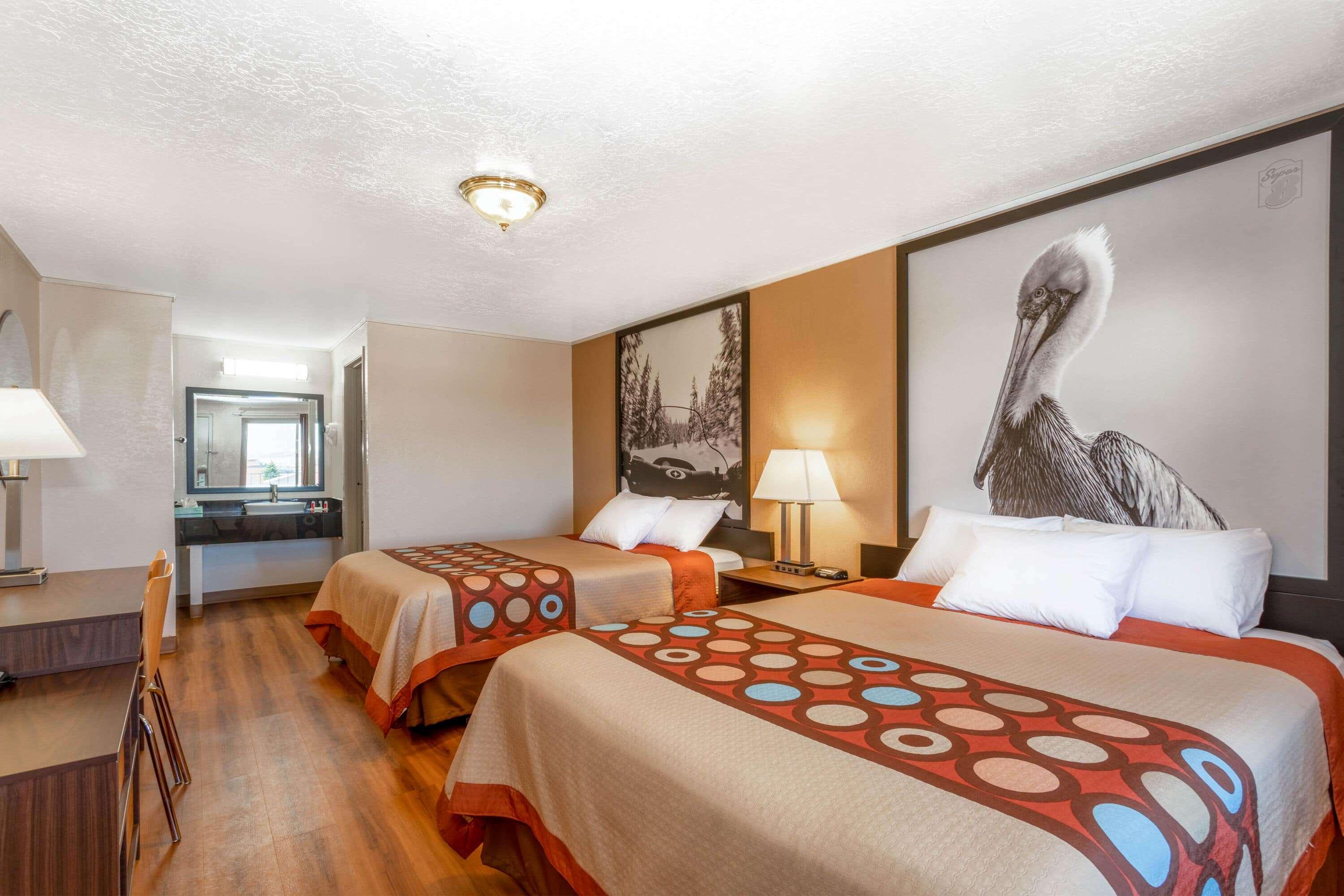 Super 8 by Wyndham Evanston — photo 3