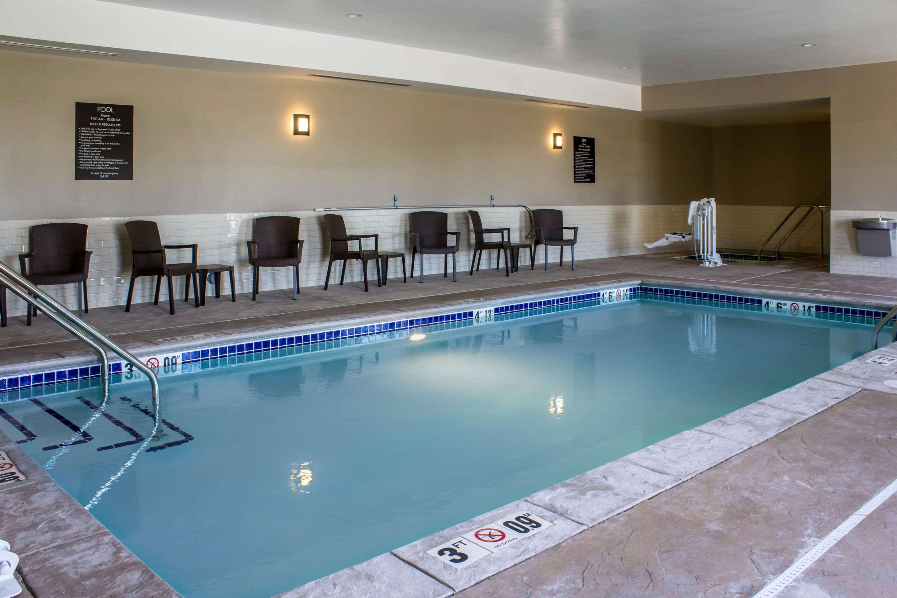 Sleep Inn & Suites Fort Dodge — photo 4