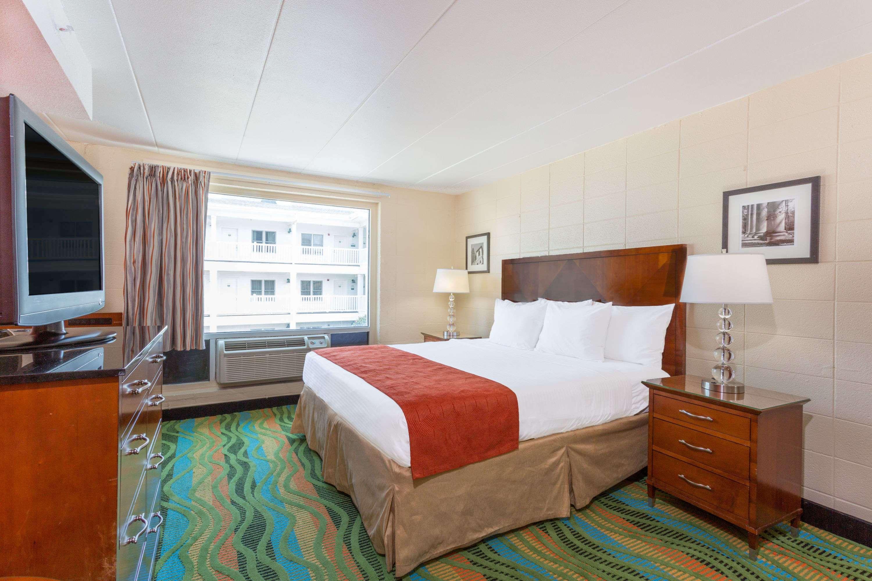 Howard Johnson by Wyndham Virginia Beach At The Beach — photo 4