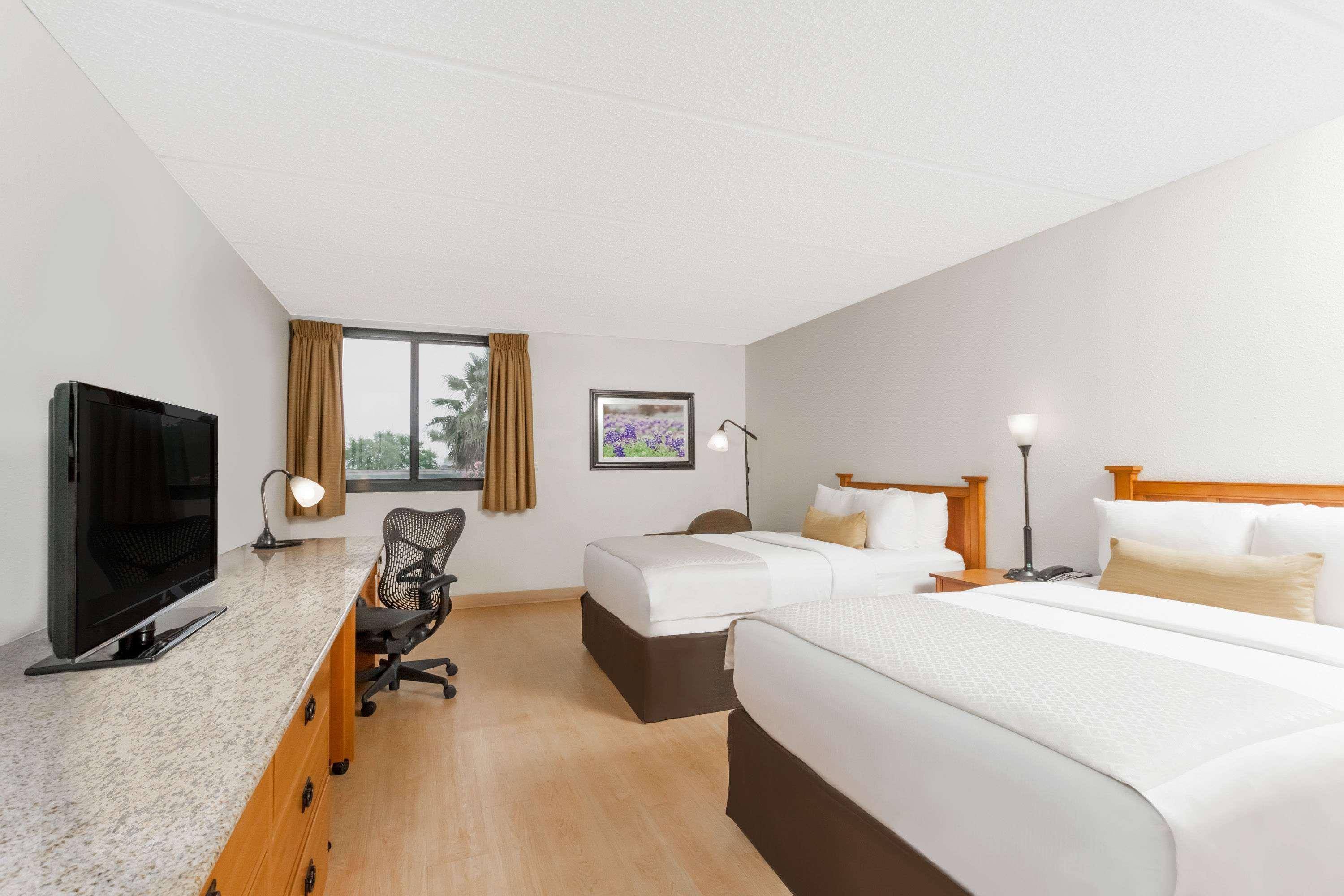 Wyndham Garden Austin — photo 3