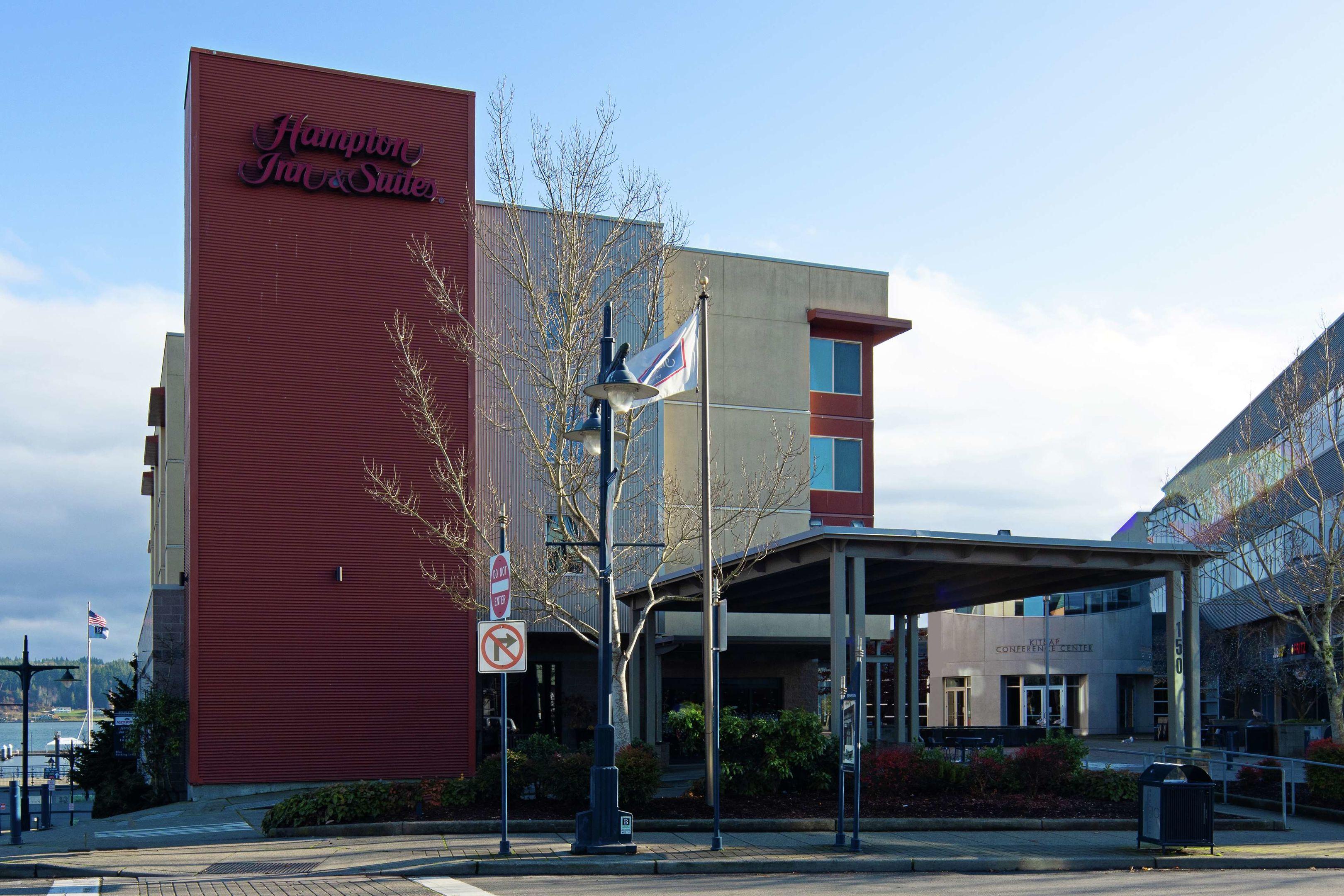 Hampton Inn & Suites Bremerton — photo 5