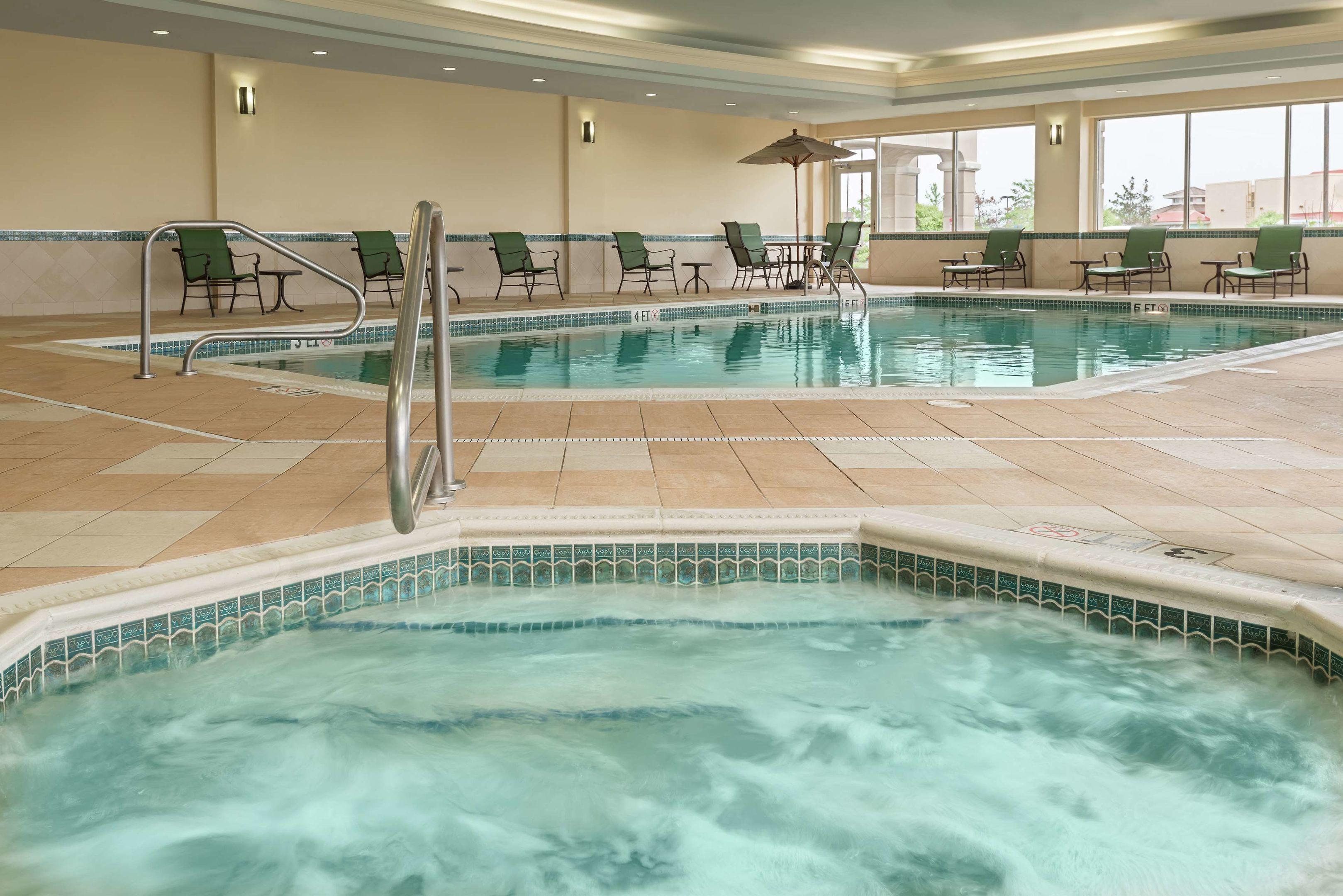 Hampton Inn & Suites Cleveland Beachwood — photo 4