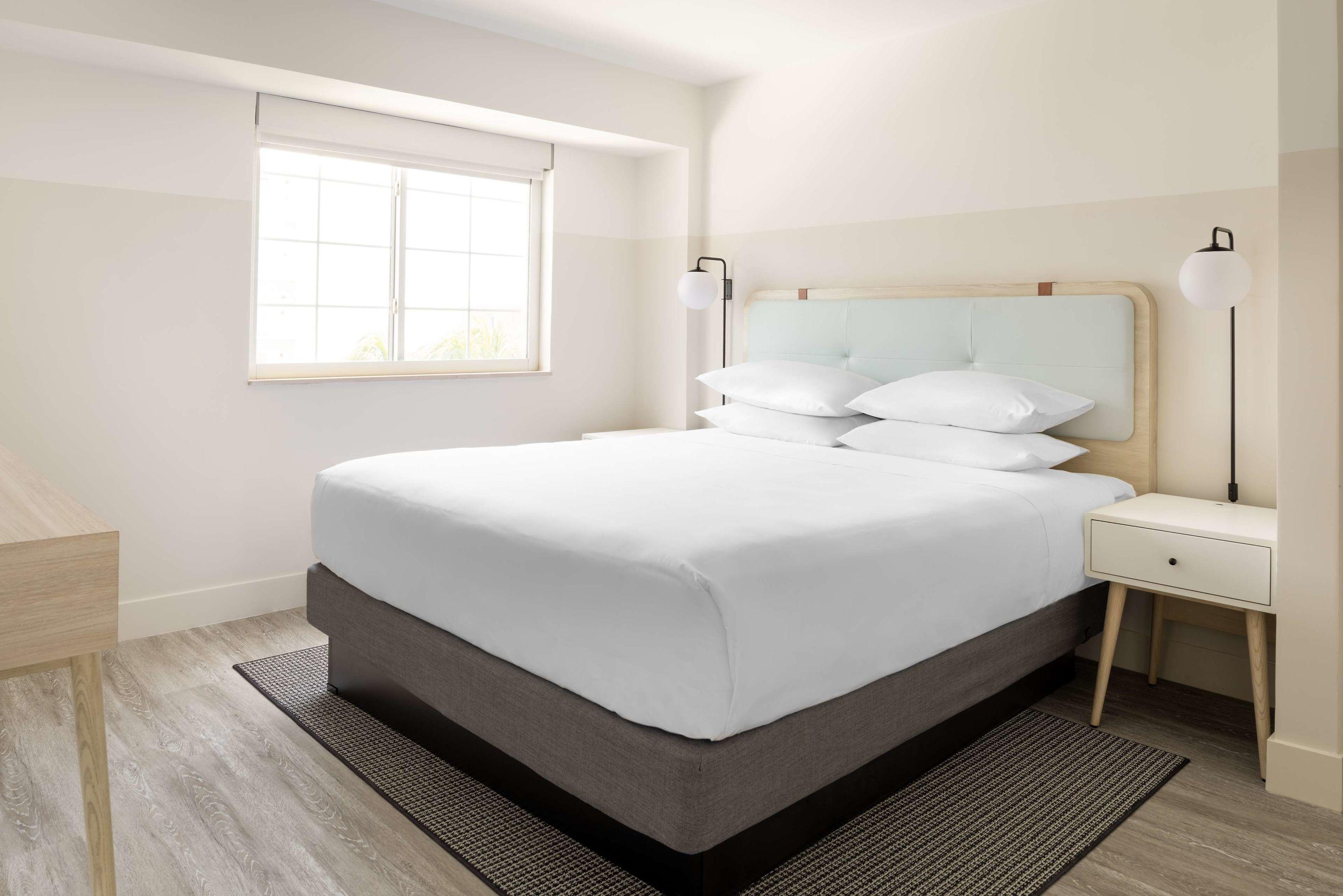 Hampton by Hilton Grand Cayman — photo 3