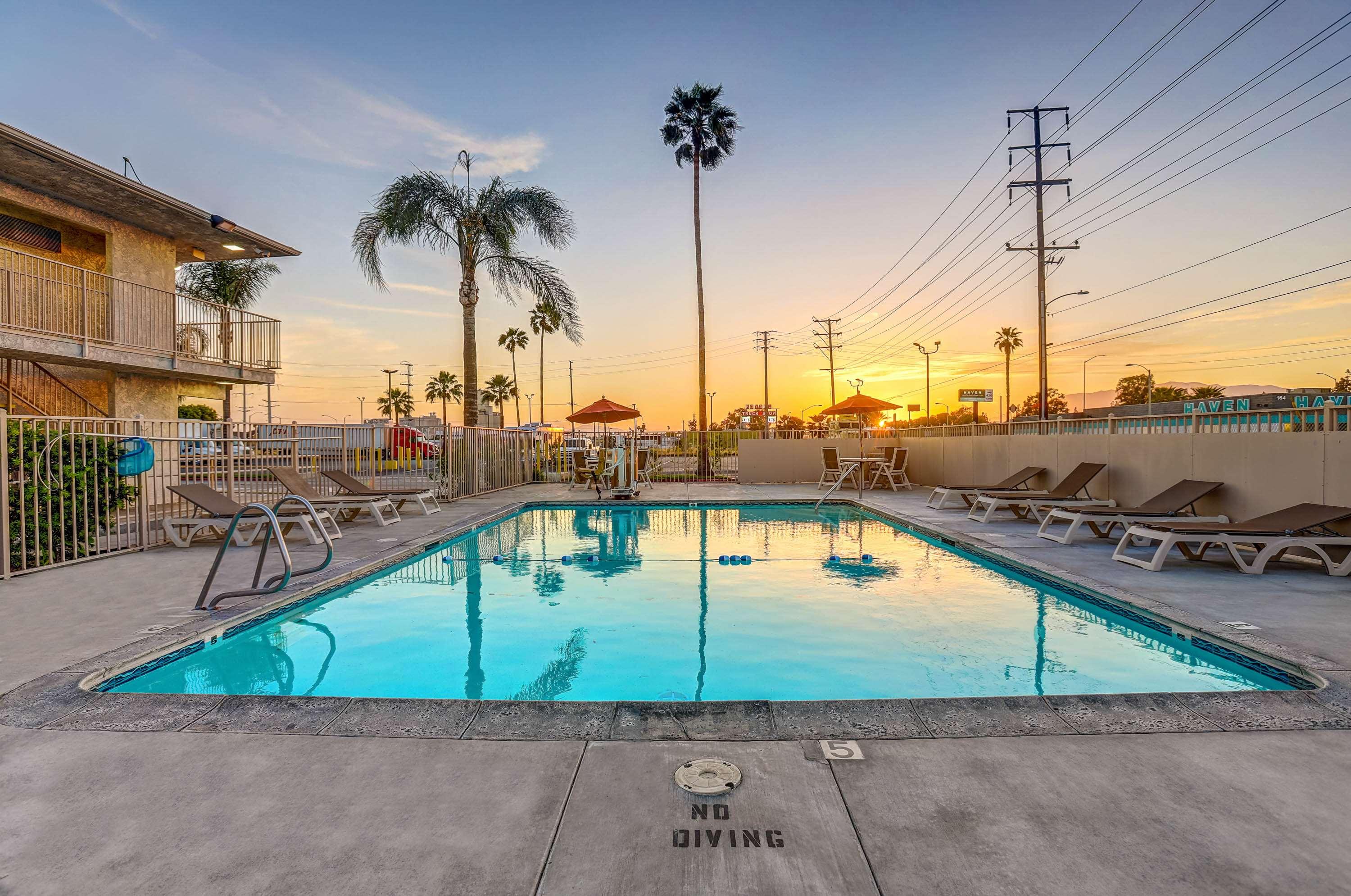 Motel 6 San Bernardino South — photo 4