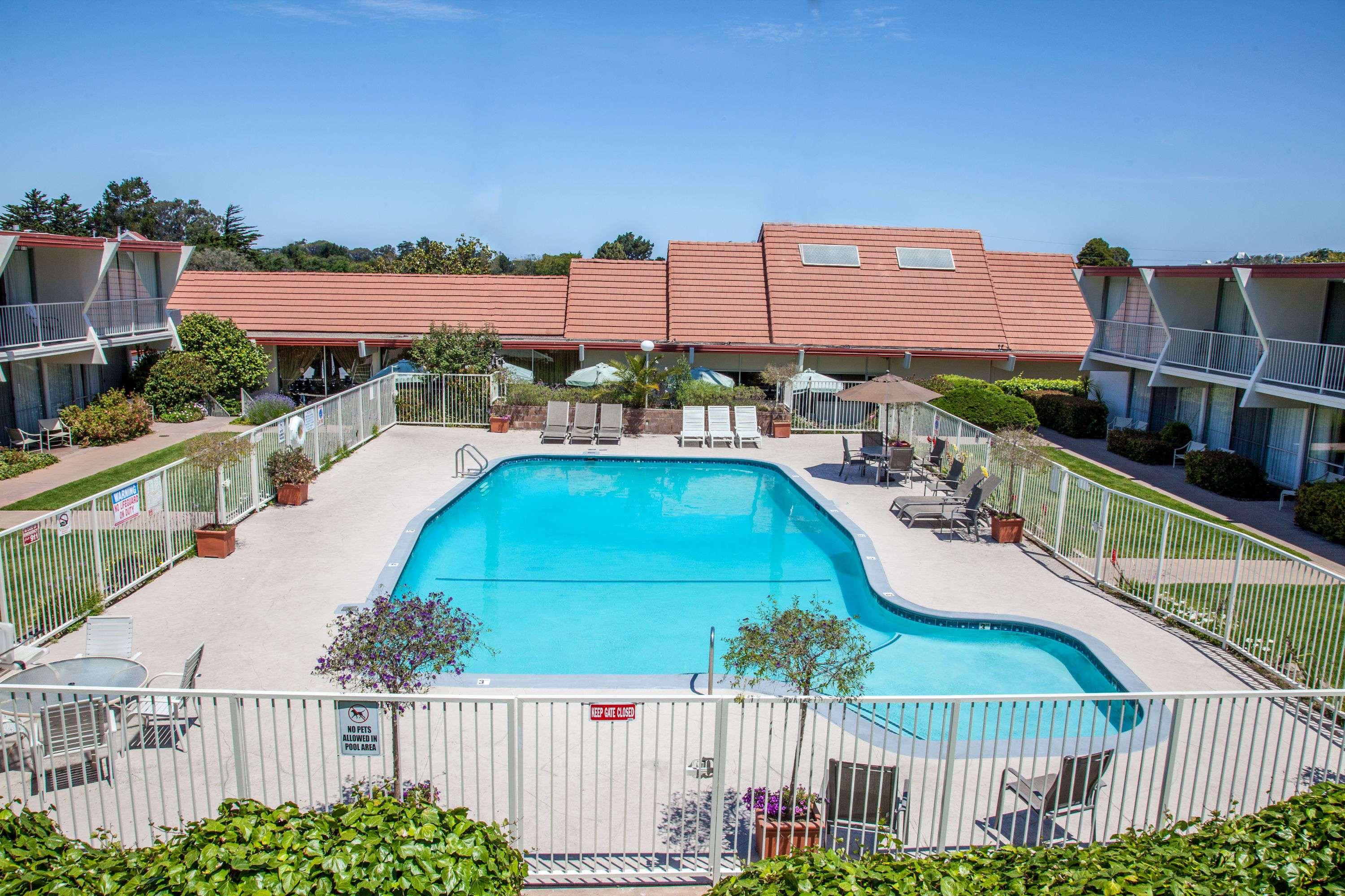 Monterey Bay Travelodge — photo 3