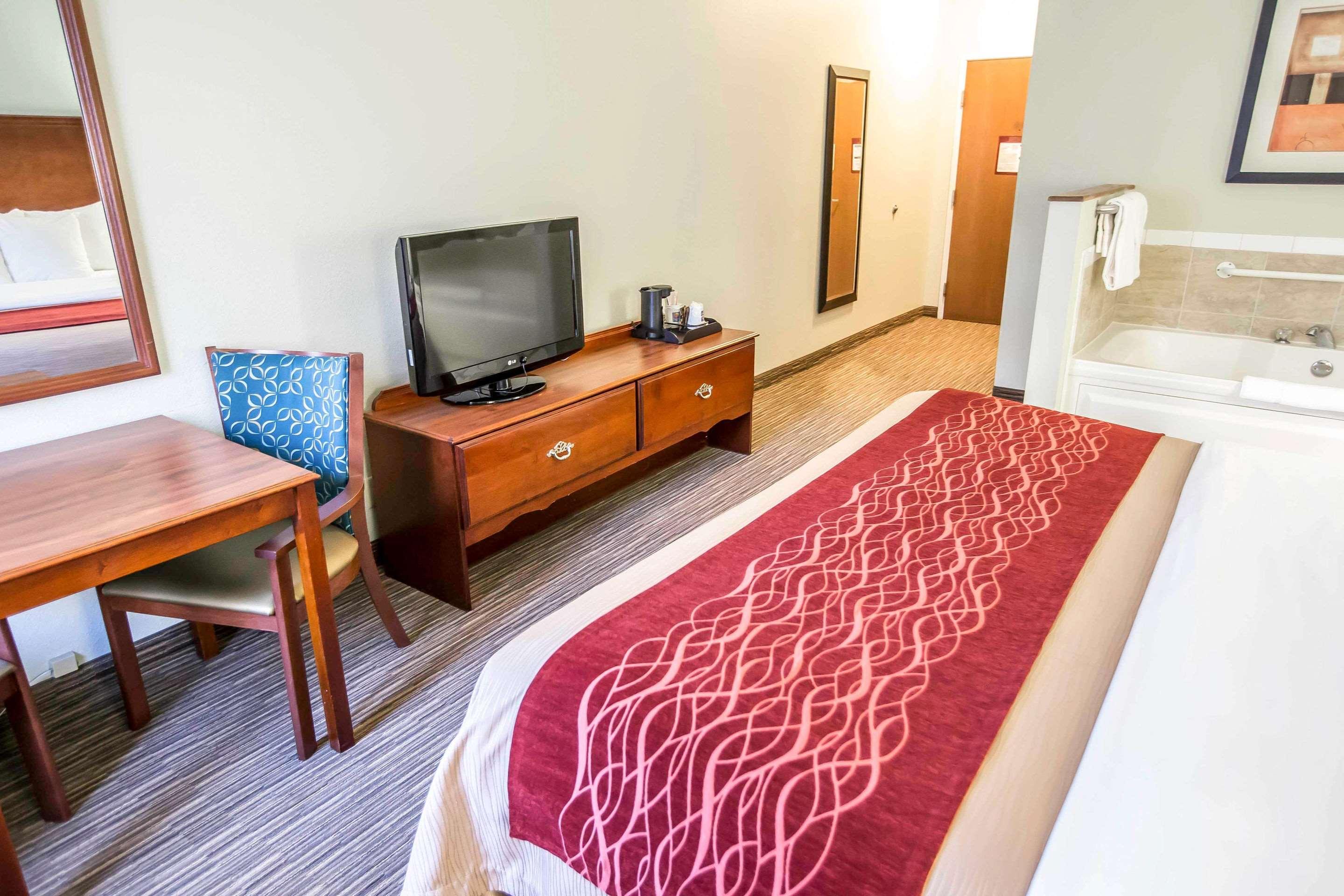 Comfort Inn — photo 4