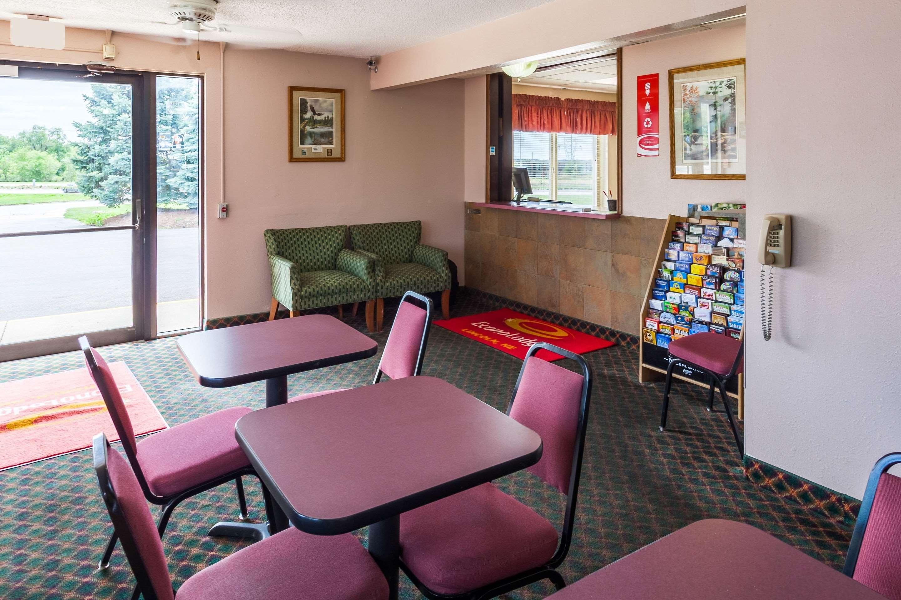 Econo Lodge Lincoln — photo 5