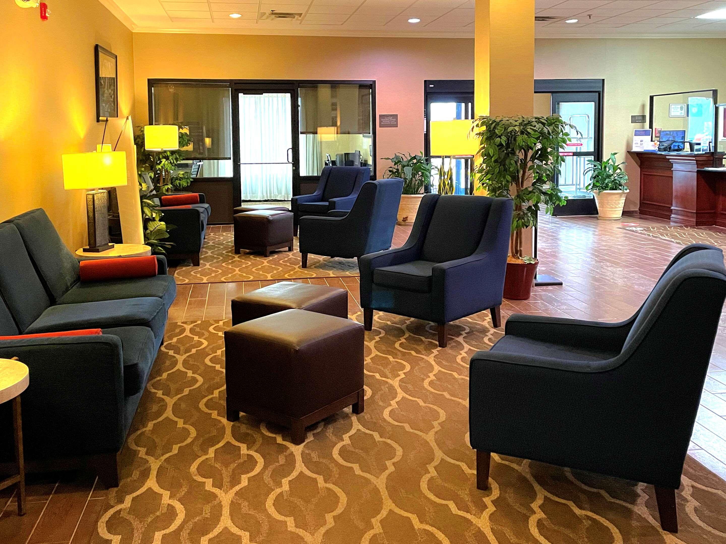 Comfort Inn & Suites — photo 5