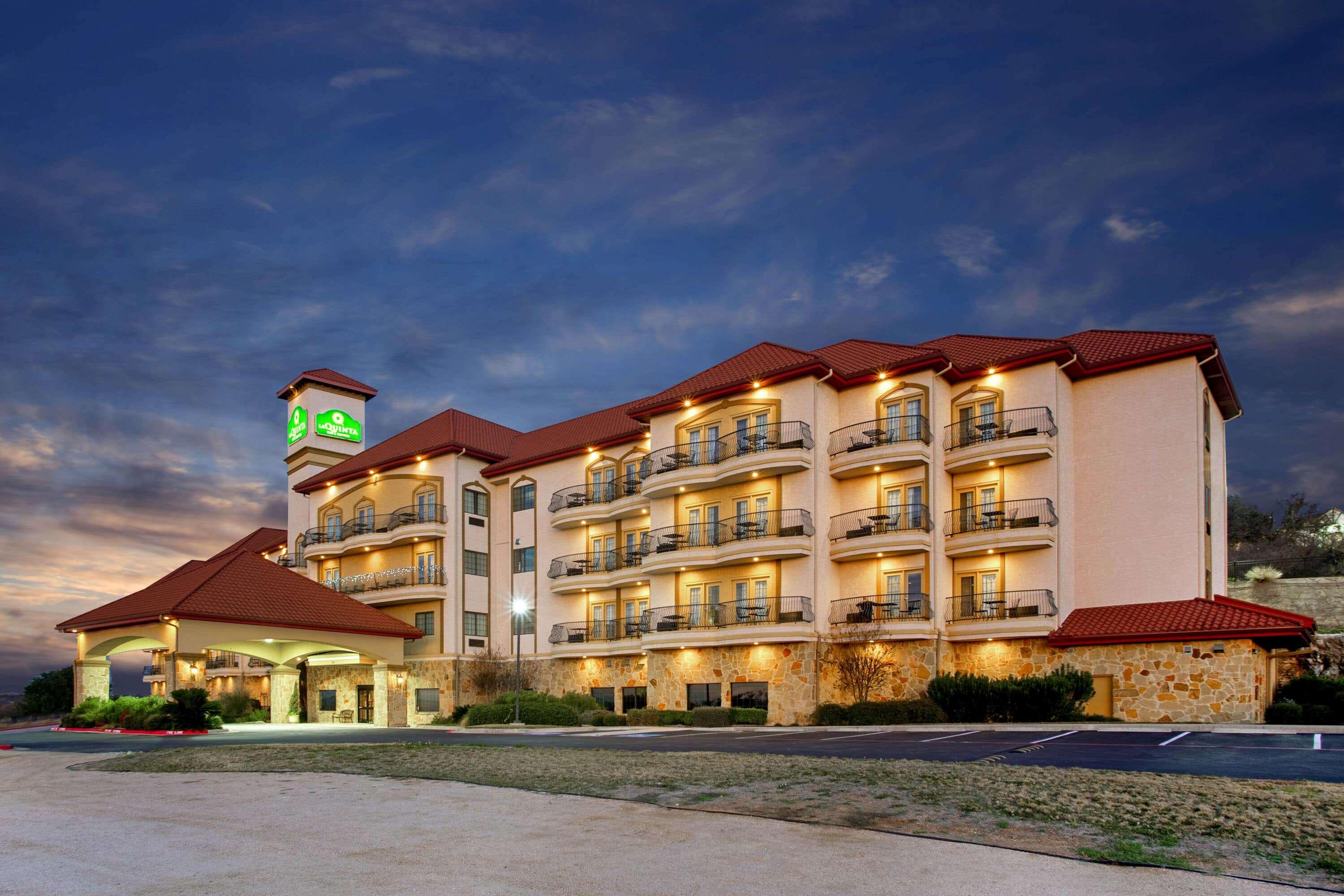 La Quinta Inn & Suites Marble Falls — photo 4