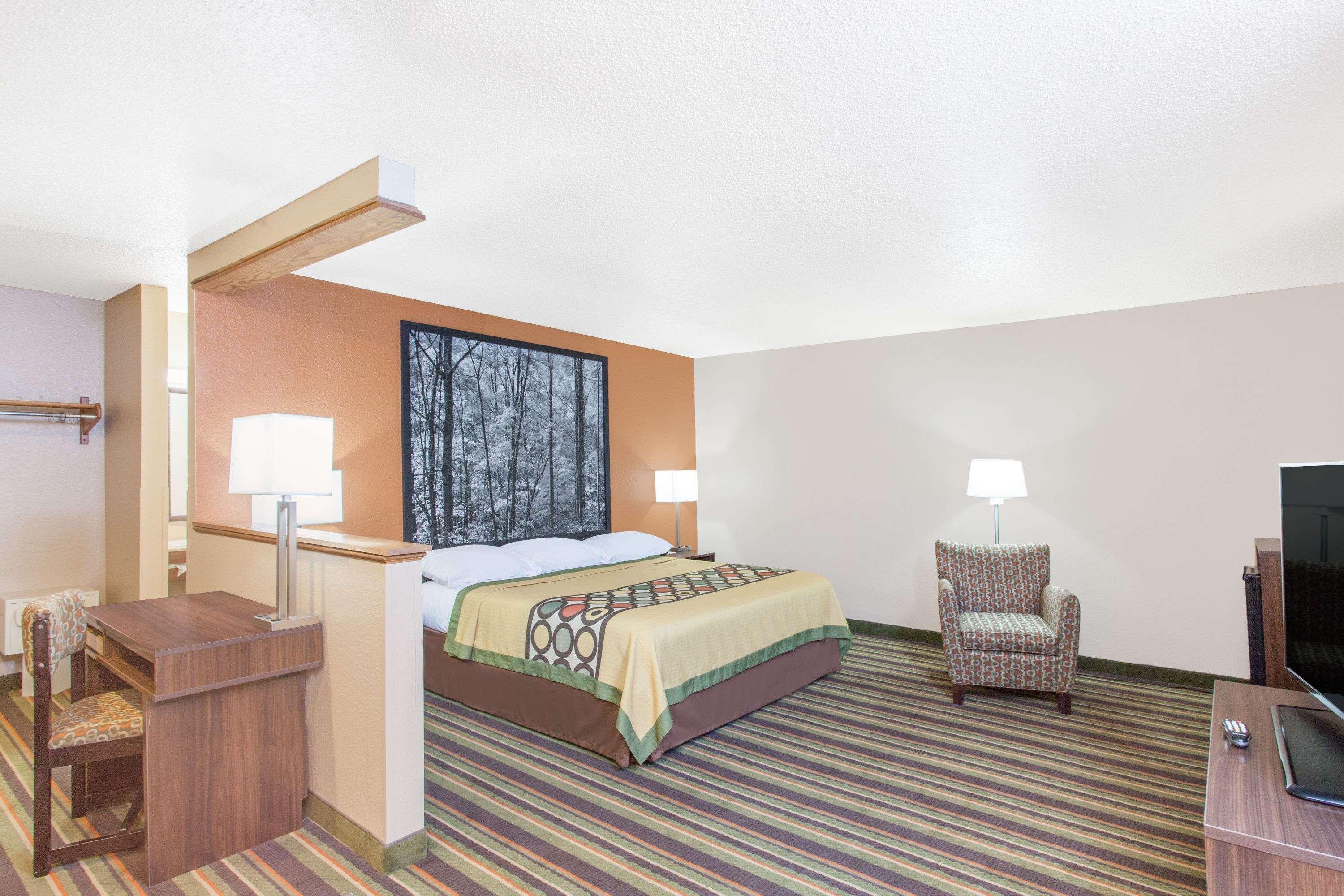 Super 8 by Wyndham Norton VA — photo 5