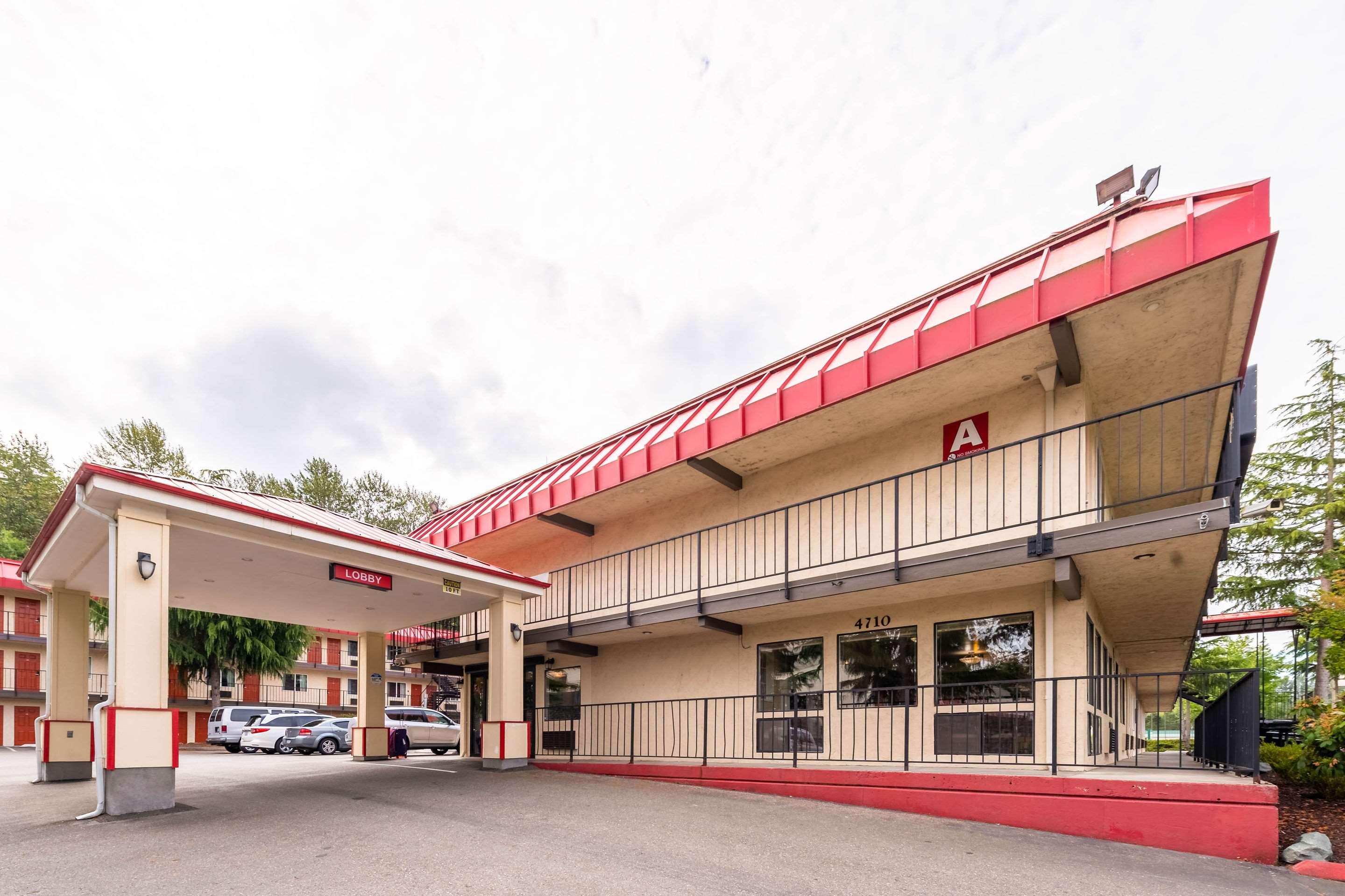 Econo Lodge Renton - Bellevue — photo 5