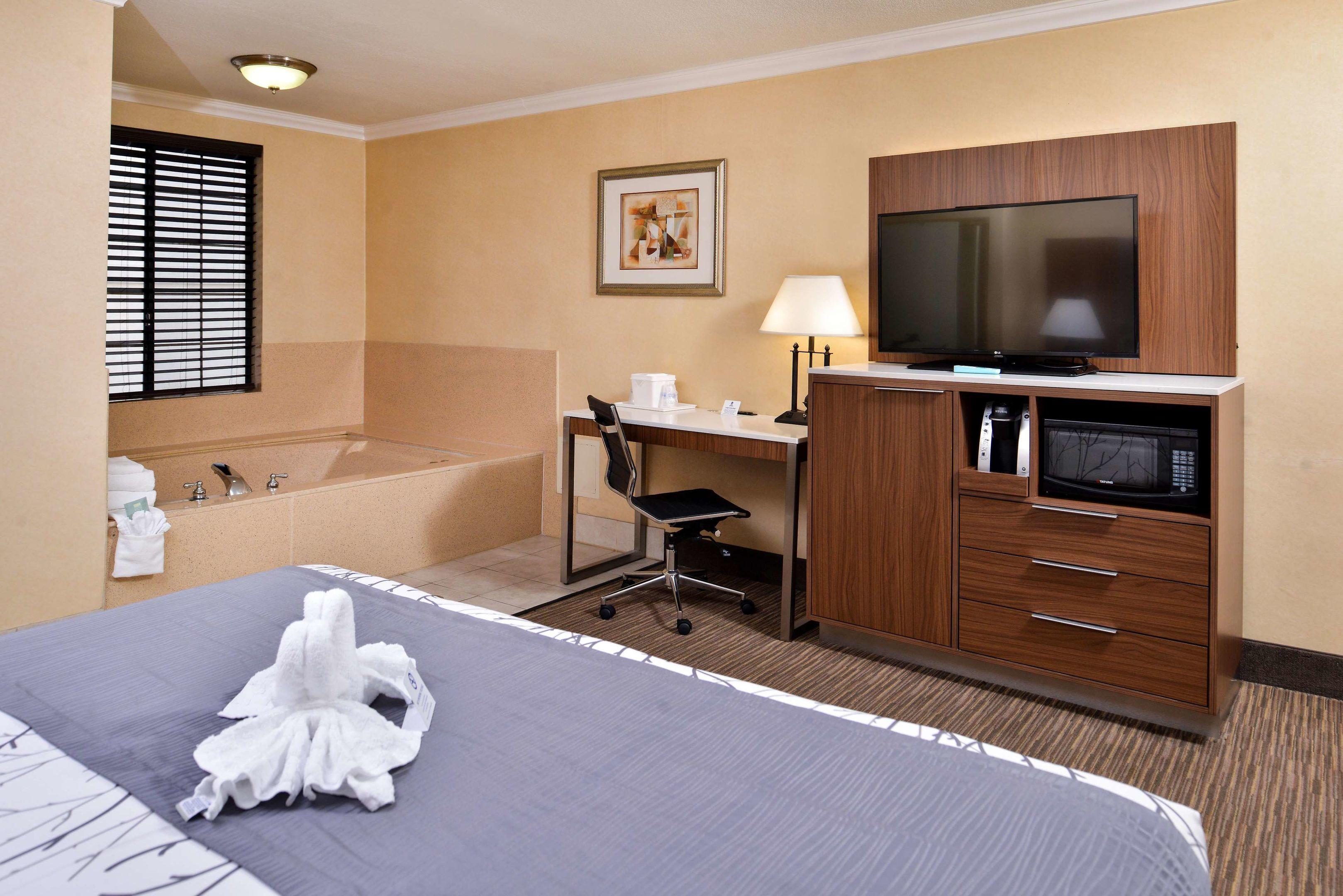 Best Western Hollywood Plaza Inn — photo 5