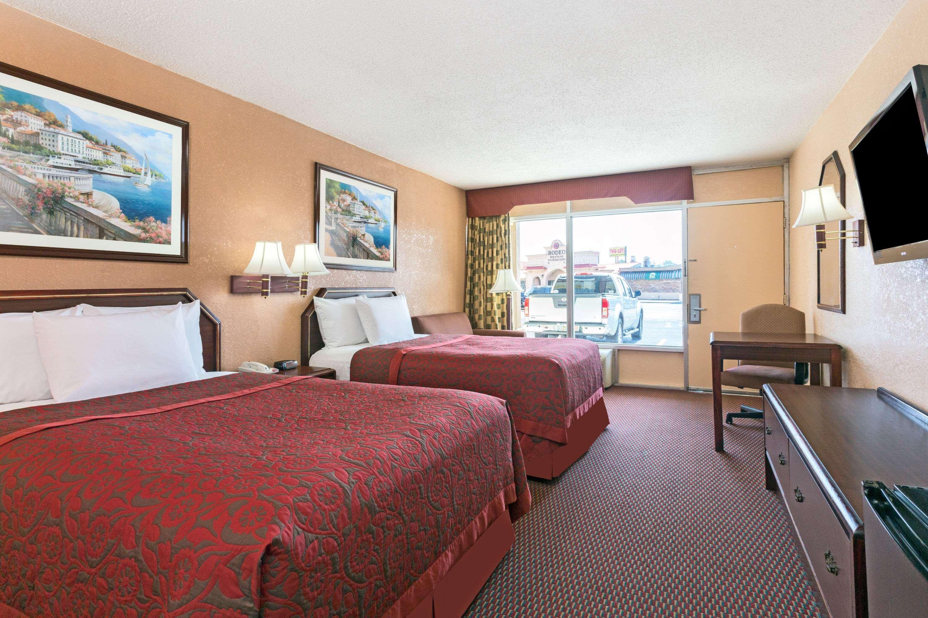 Days Inn Waycross — photo 5