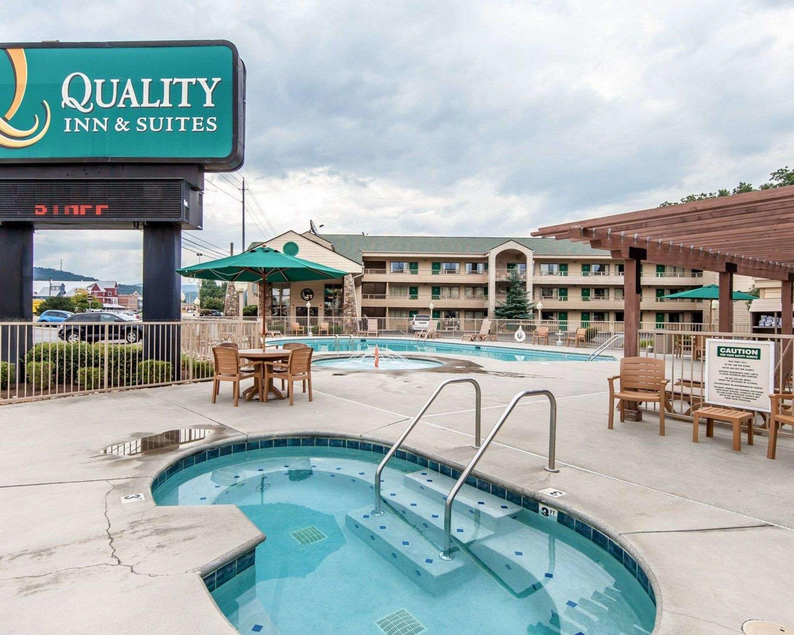 Quality Inn & Suites At Dollywood Lane — photo 5