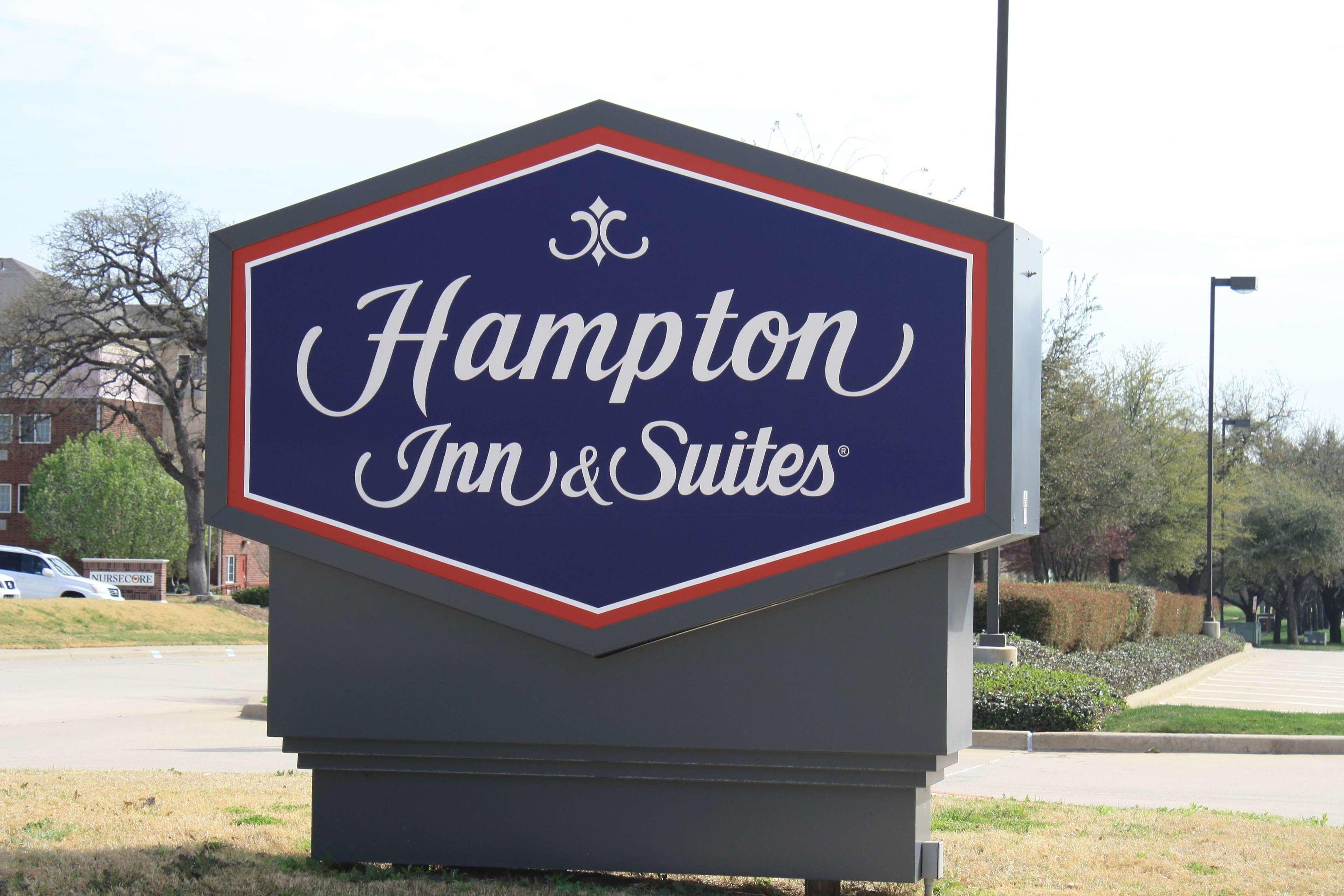 Hampton Inn & Suites Dallas-Arlington North