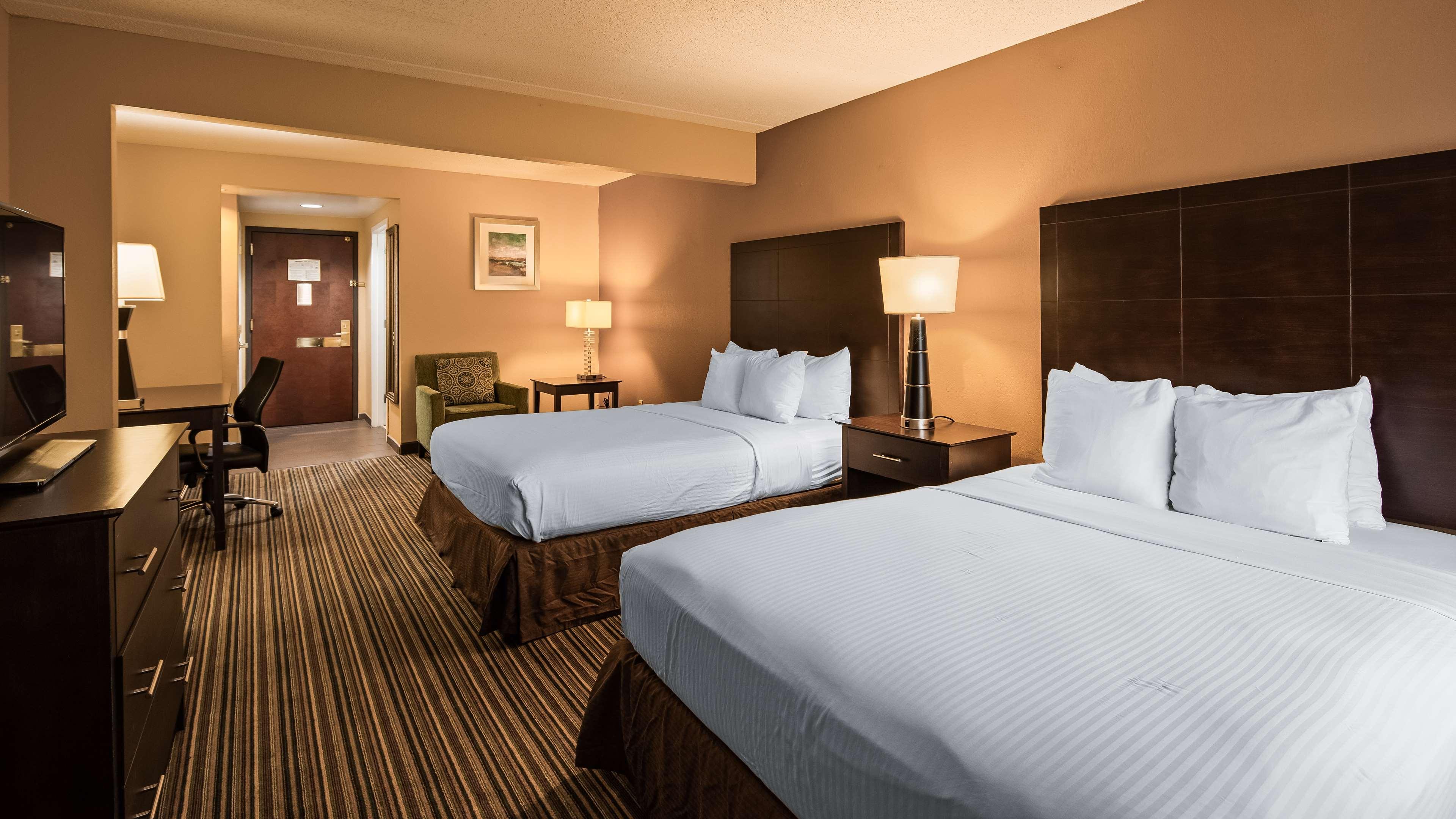 Best Western Plus Harrisburg East Inn & Suites — photo 5