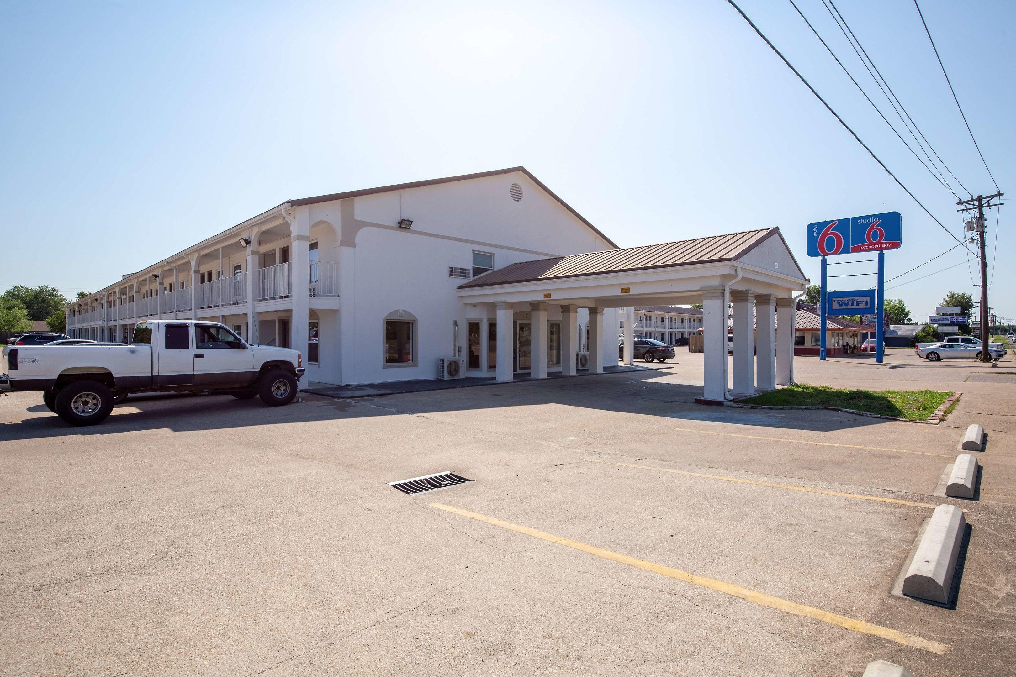 Motel 6 Bryan, TX - Texas Avenue