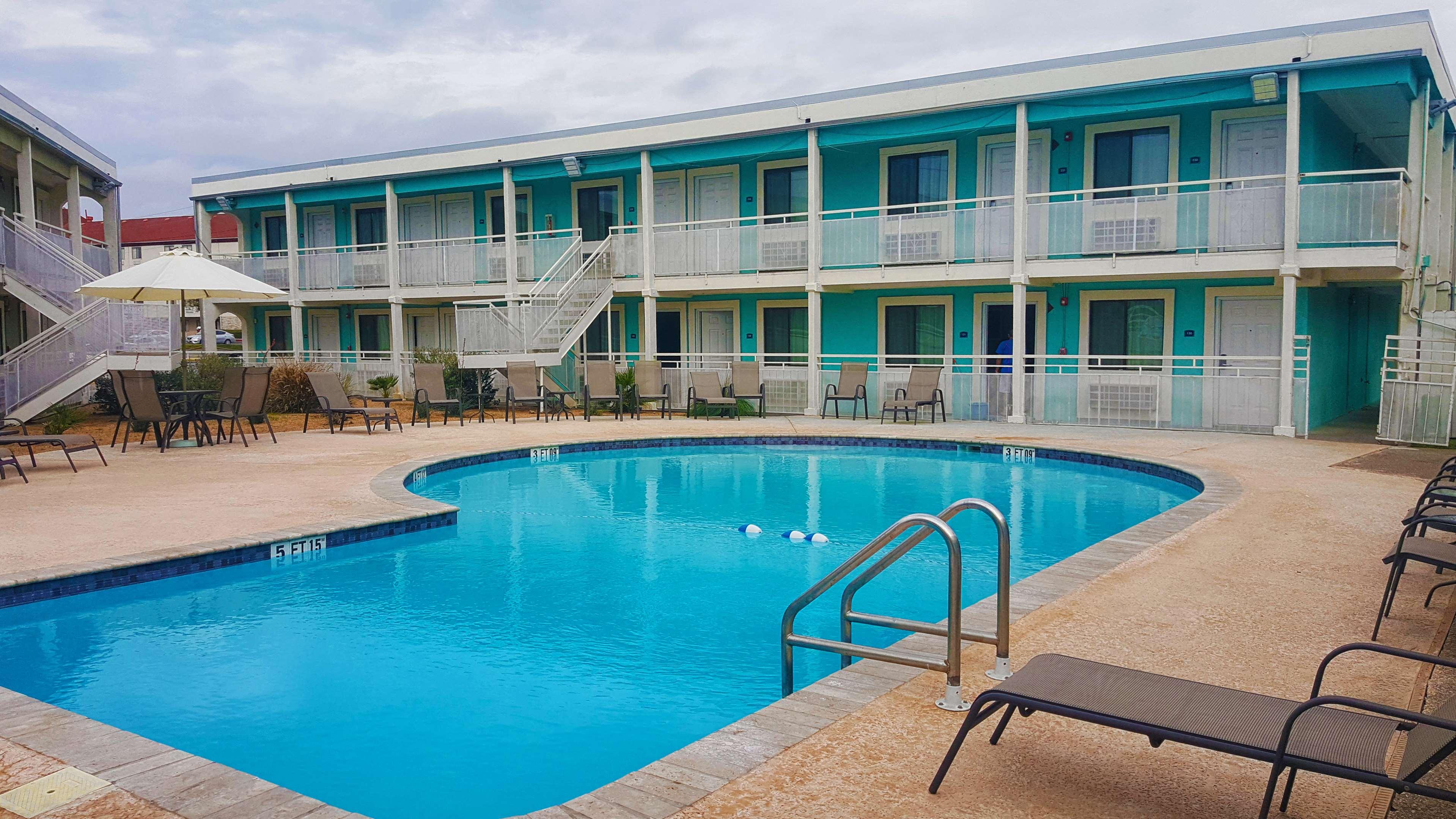 SureStay Hotel by Best Western Laredo — photo 5