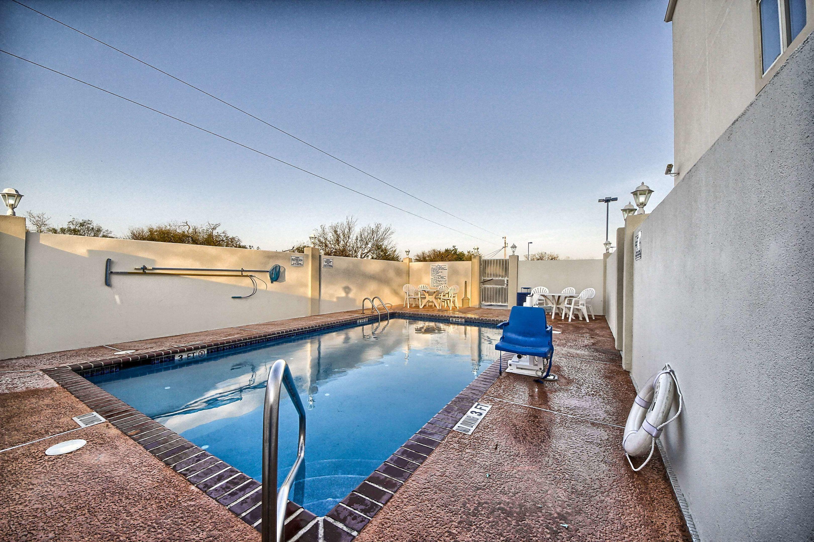 Motel 6 Mission — photo 3